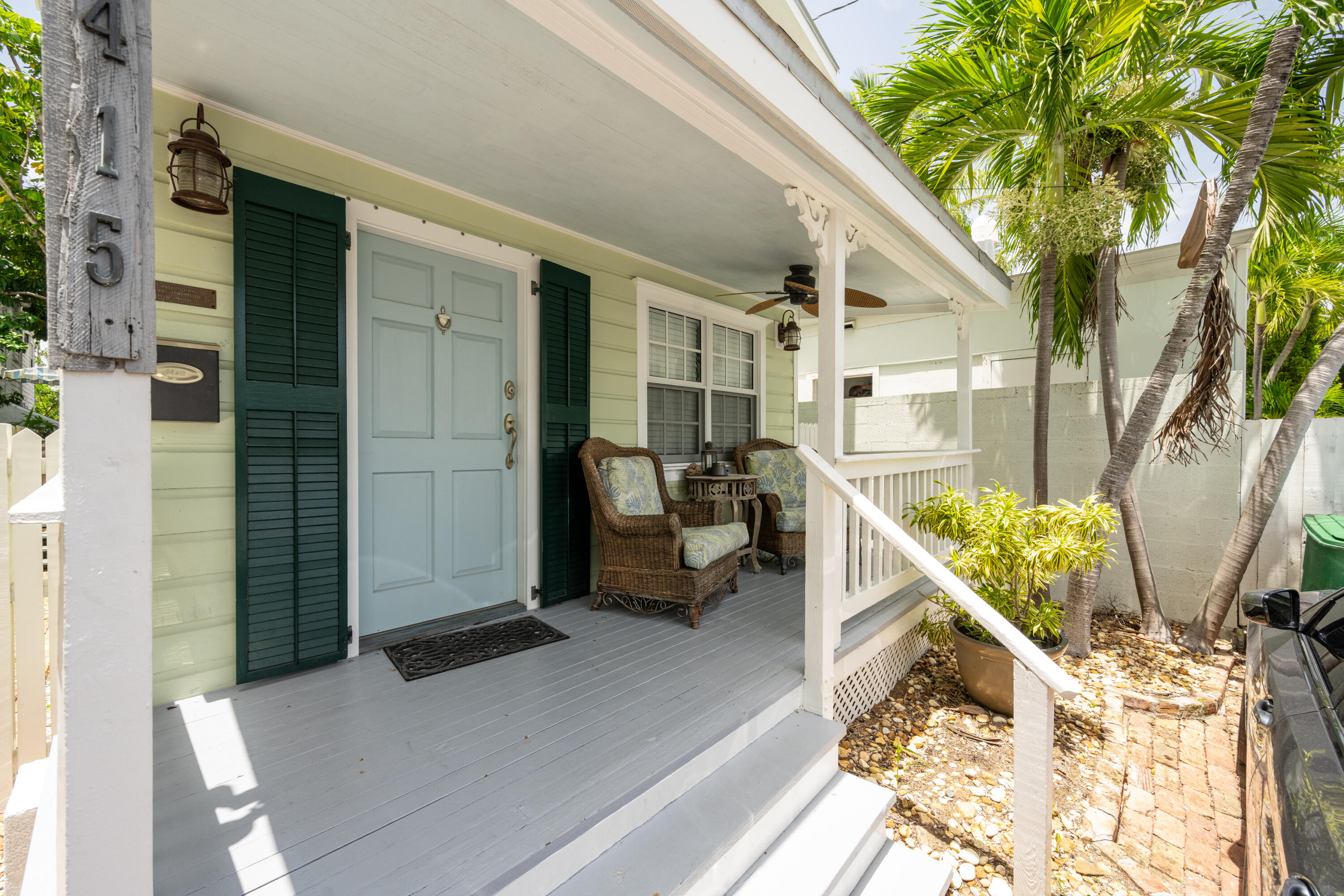 415 Julia Street Property Photo 1