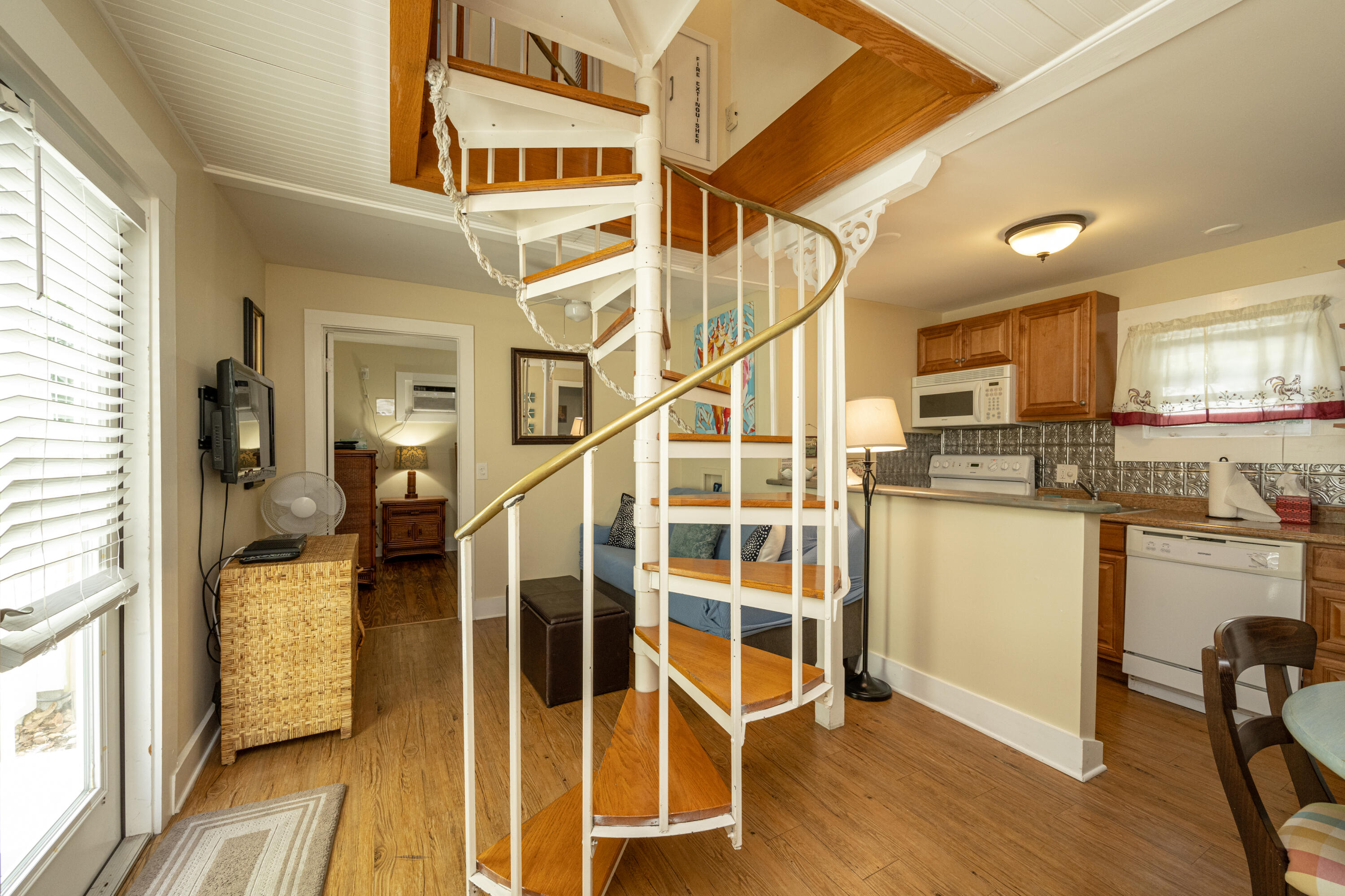 415 Julia Street Property Photo 2