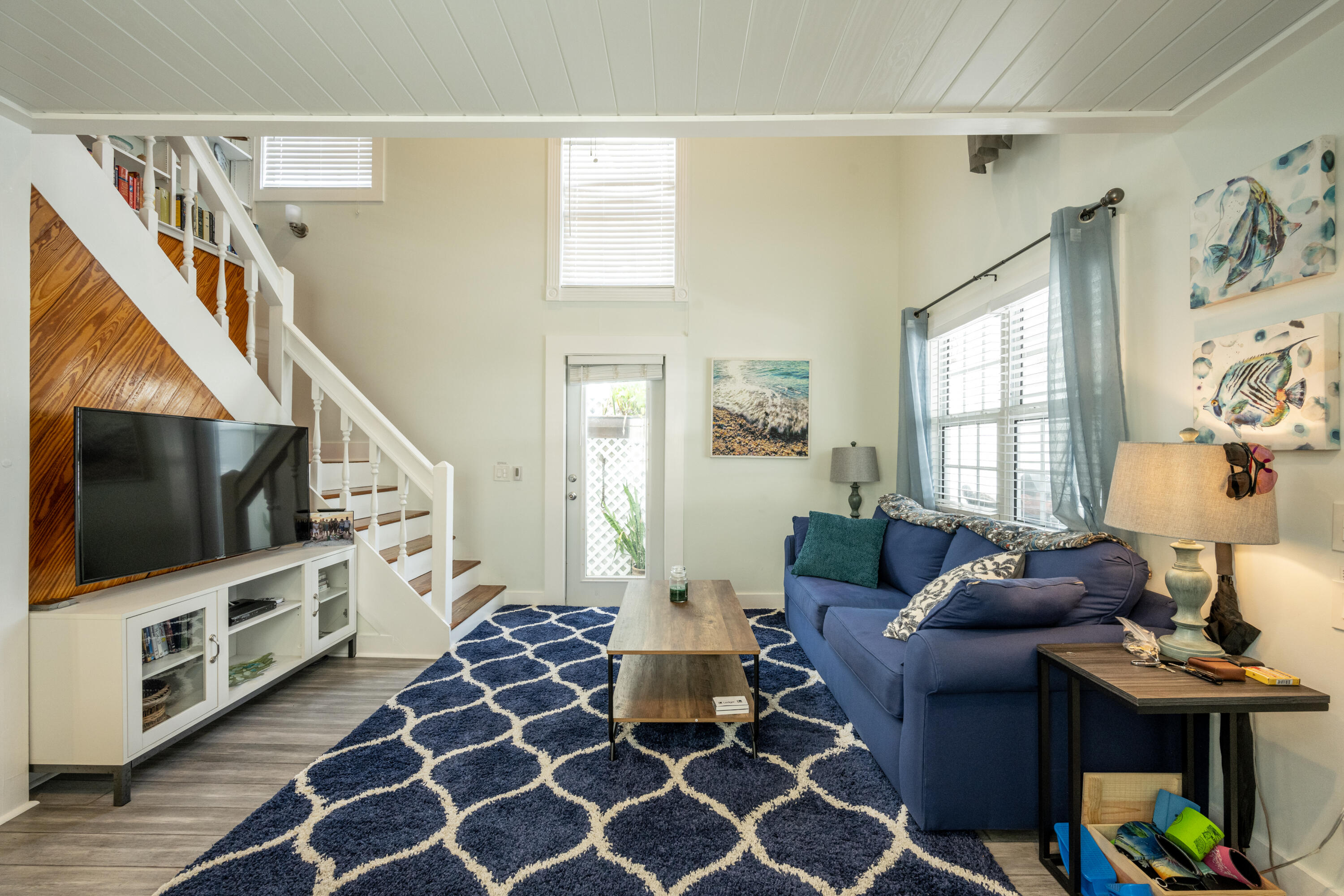 415 Julia Street Property Photo 3