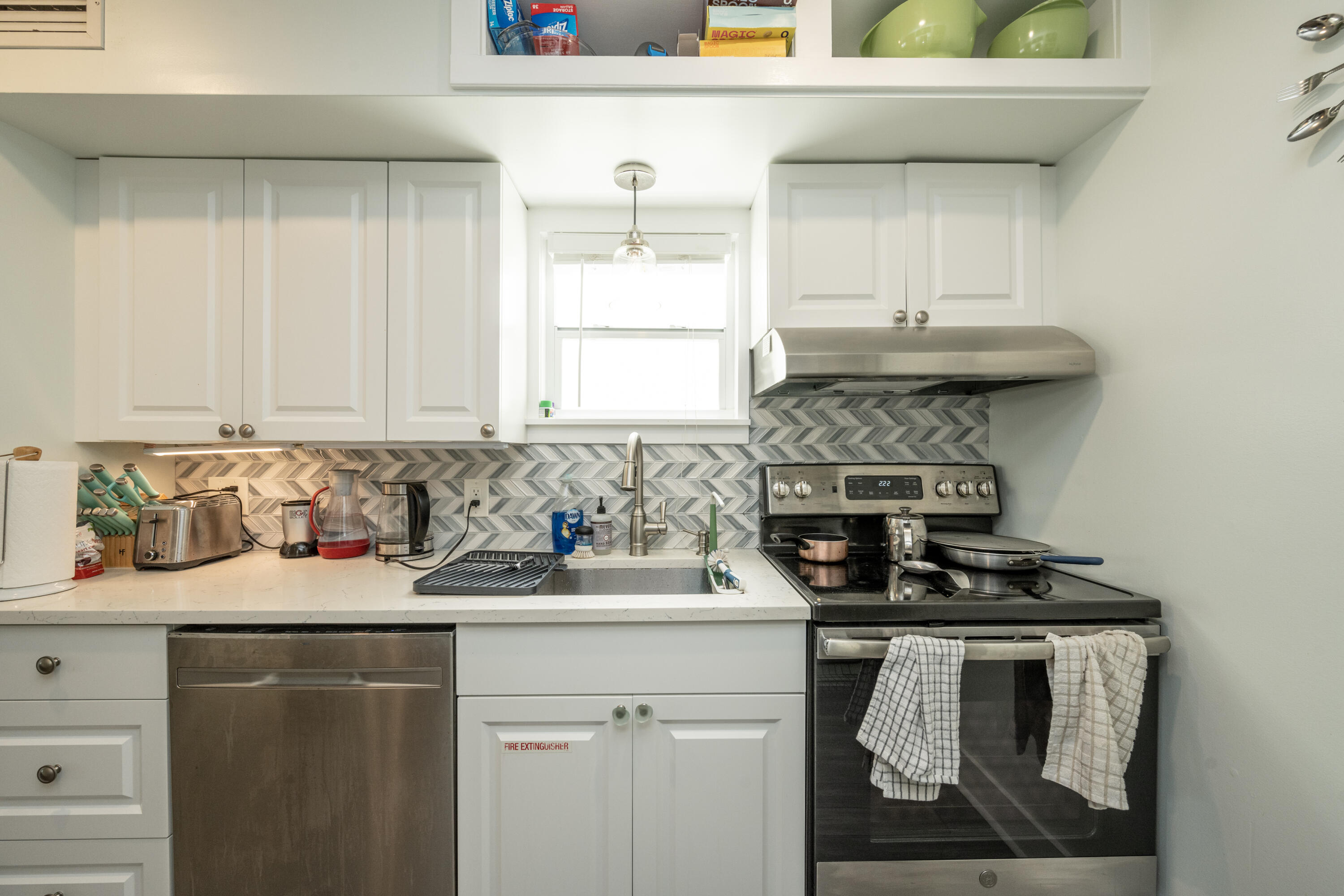 415 Julia Street Property Photo 7