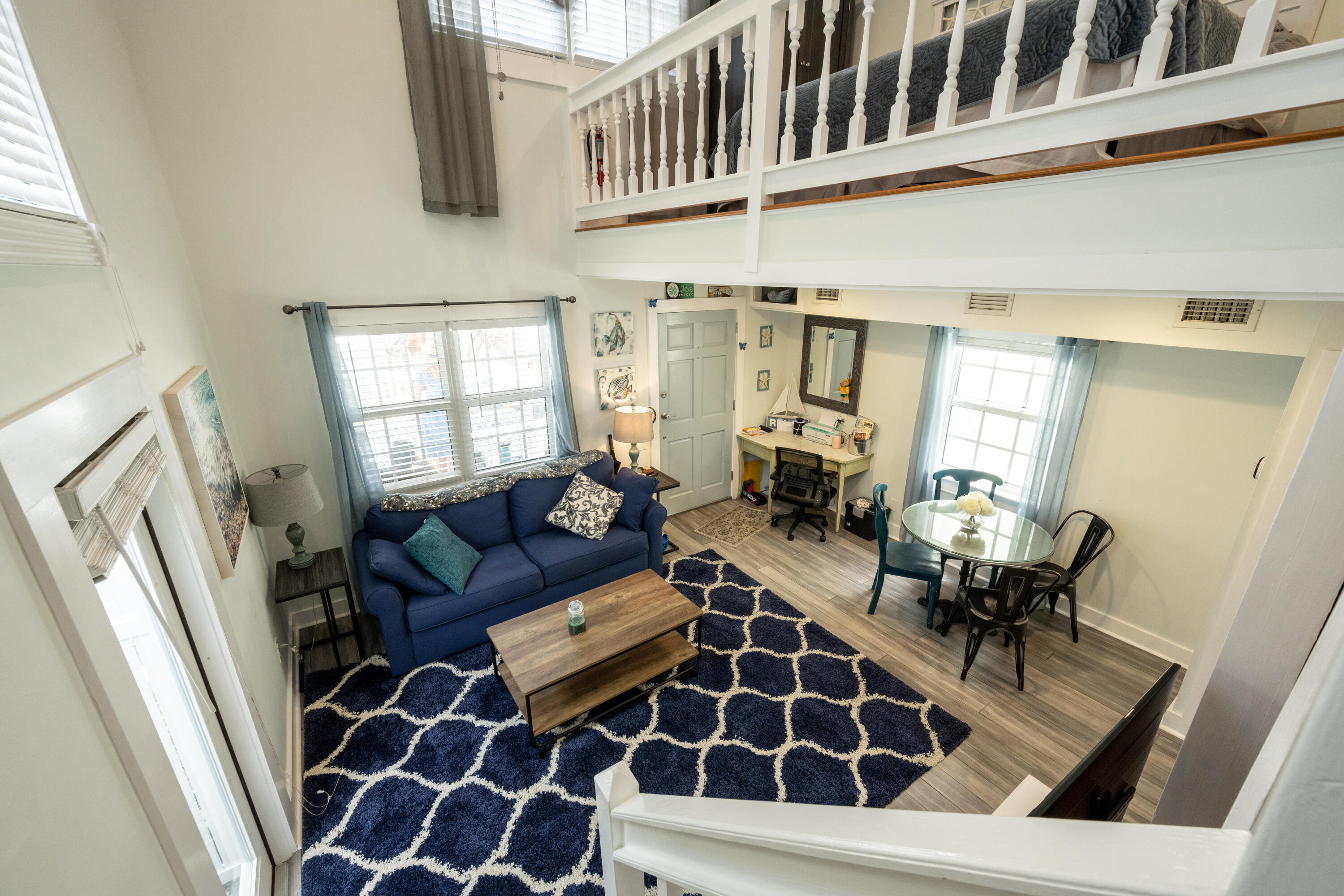 415 Julia Street Property Photo 9