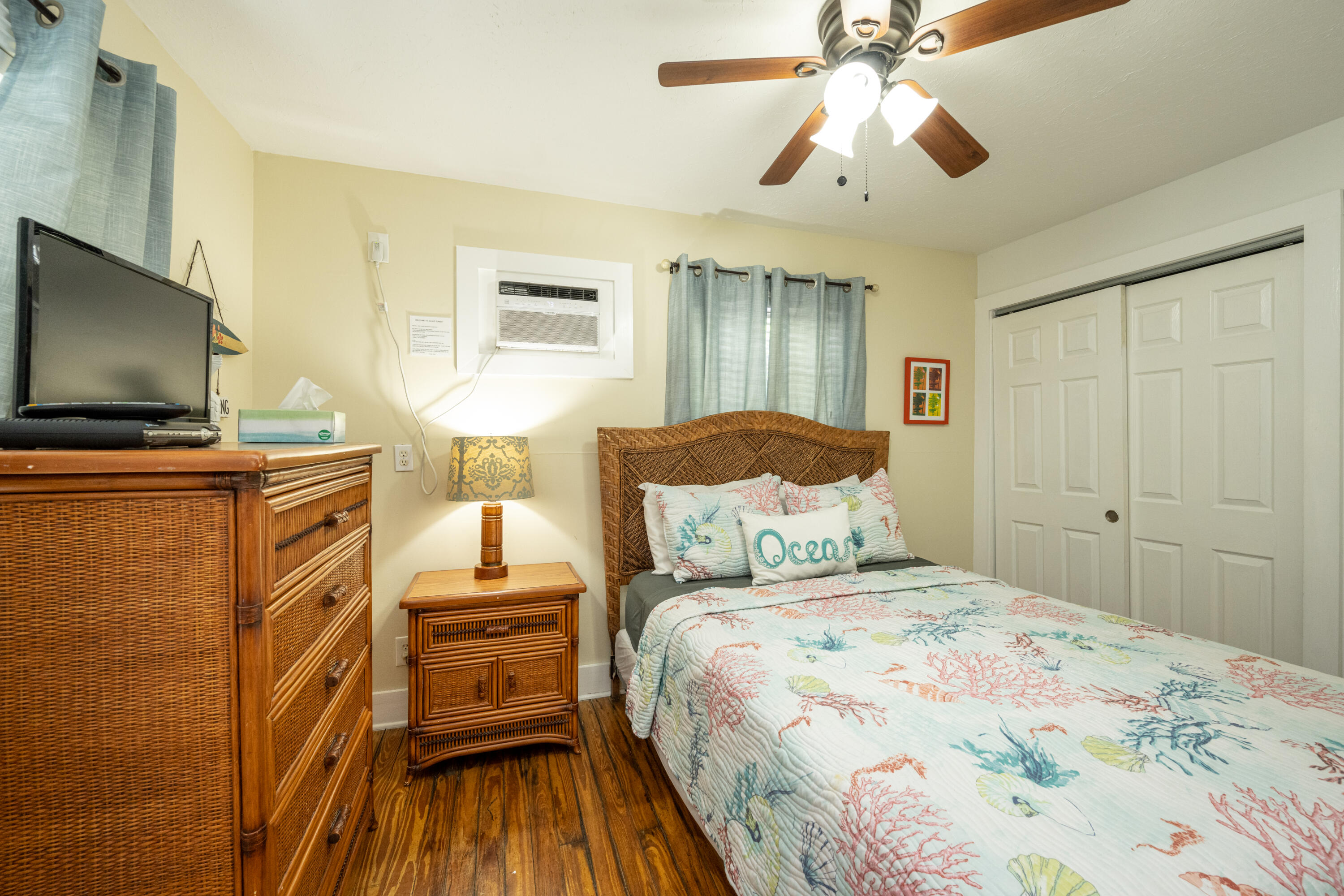 415 Julia Street Property Photo 13