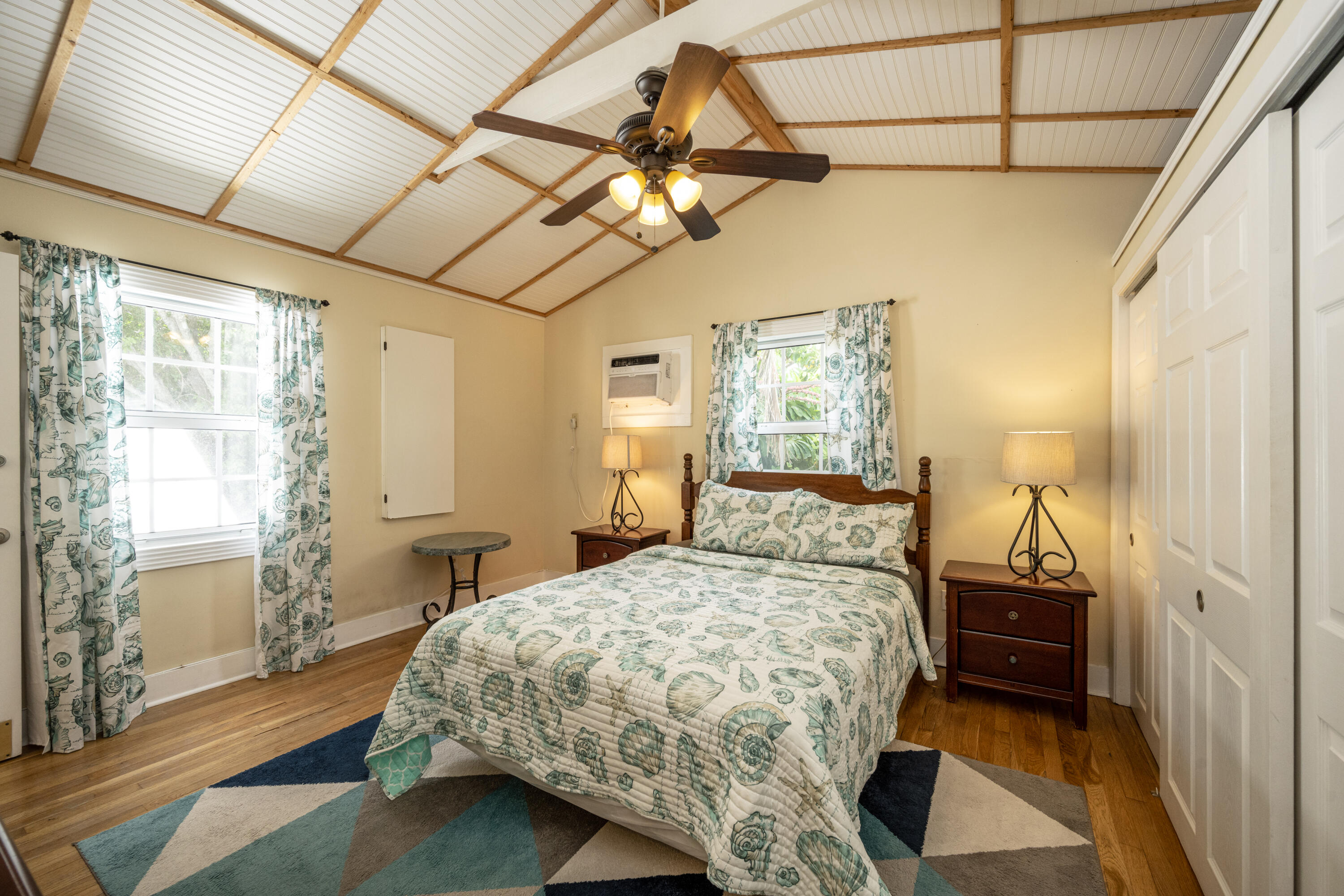 415 Julia Street Property Photo 19