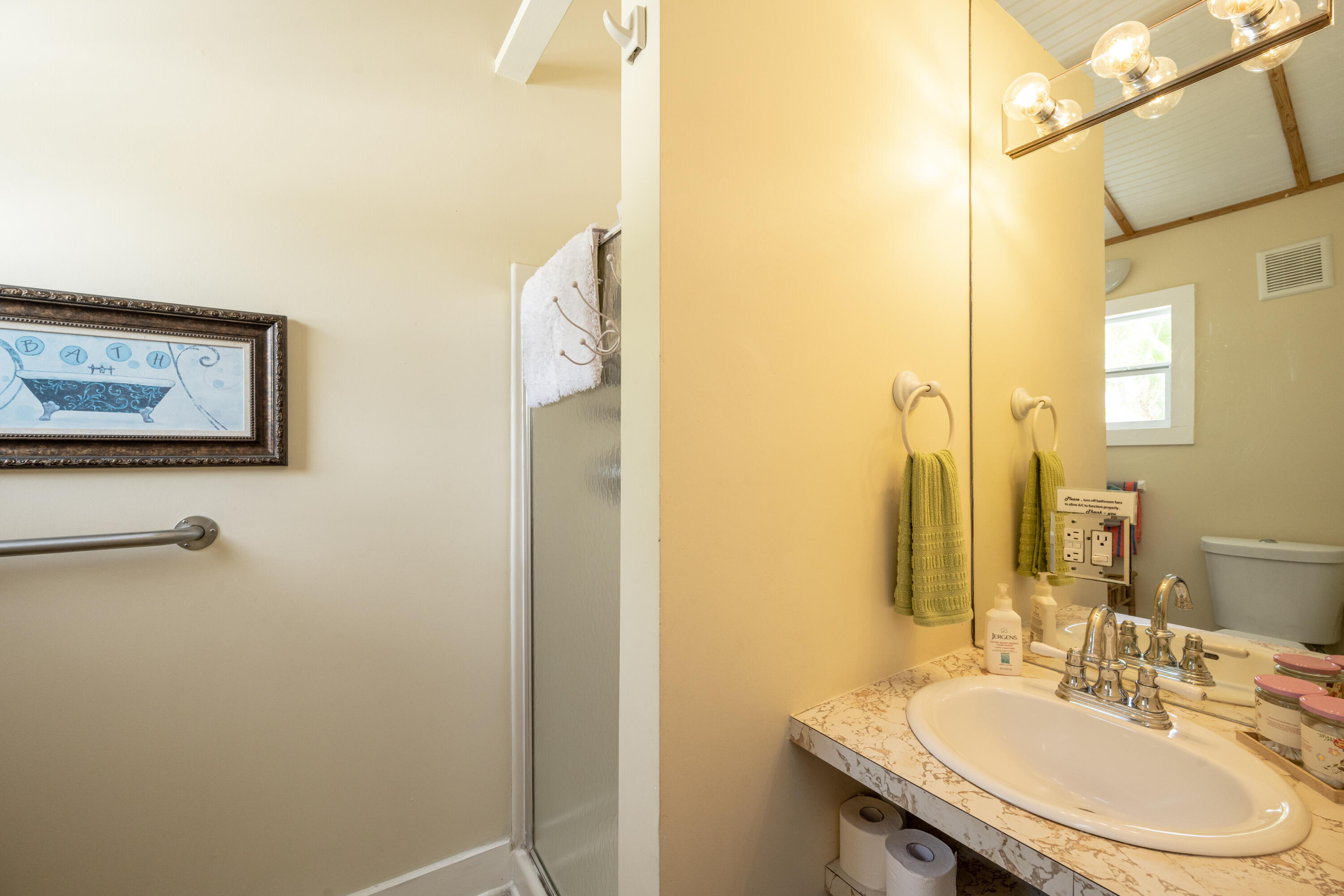 415 Julia Street Property Photo 21