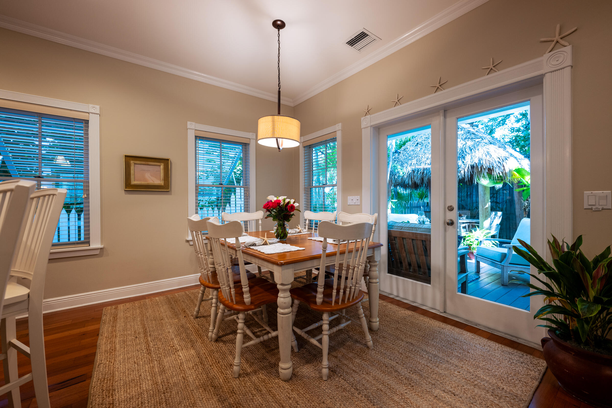 410 Louisa Street Property Photo 11