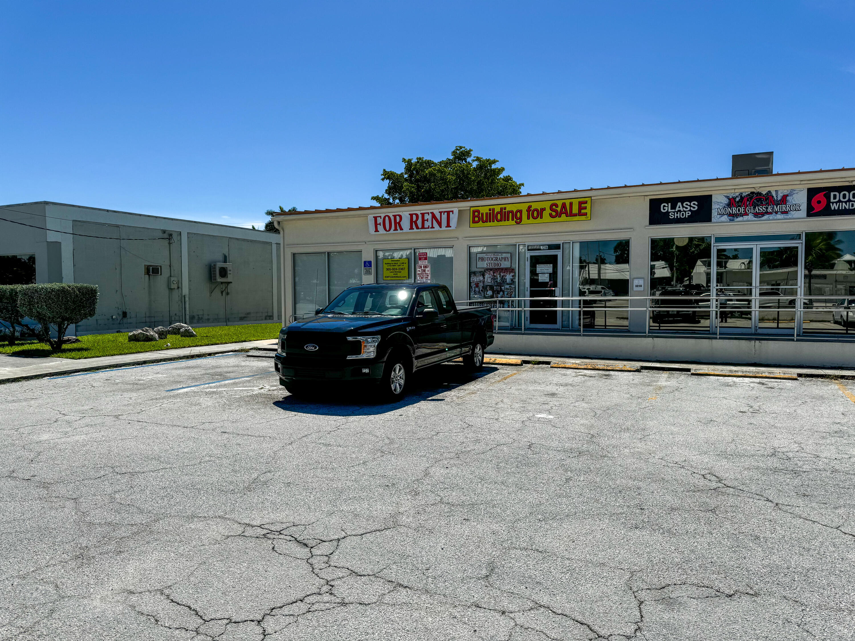 3216 Flagler Avenue Property Photo 2