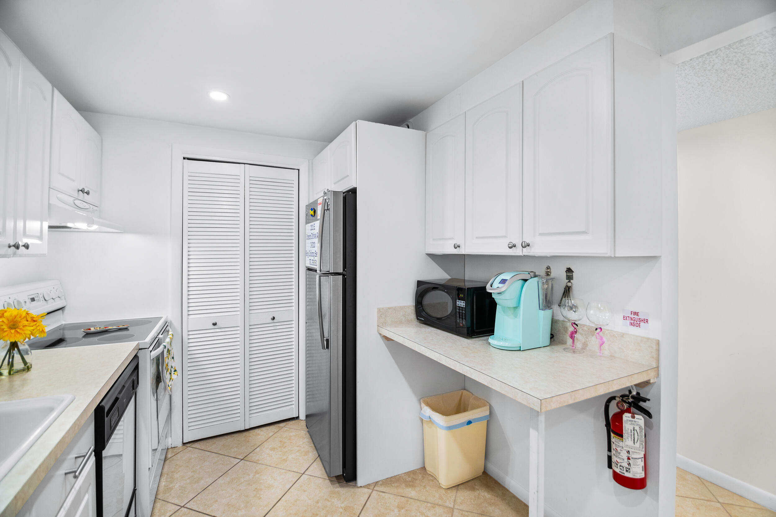 201 E Ocean Drive, 310 Property Photo 24