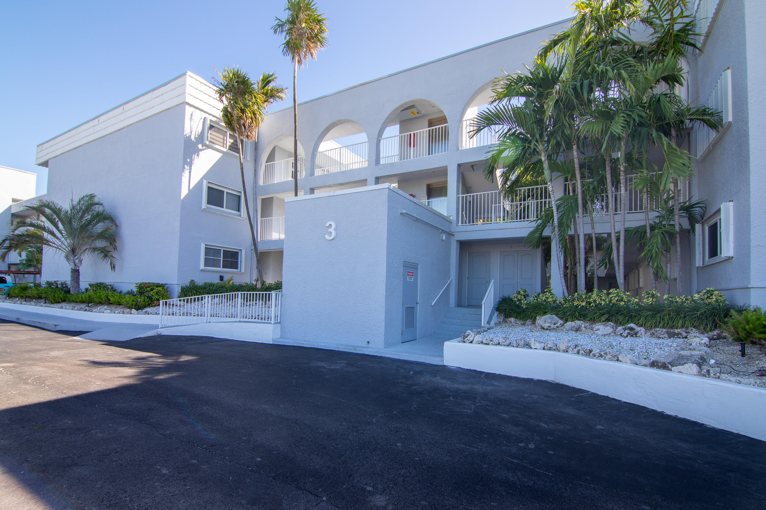 201 E Ocean Drive, 310 Property Photo 57