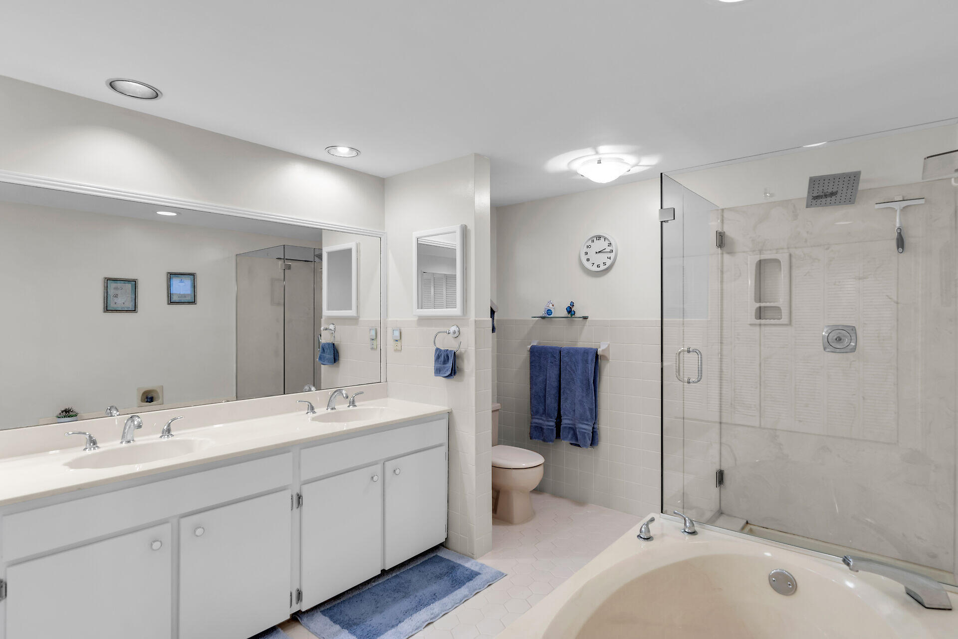 130 Coco Plum Drive, 203 Property Photo 25