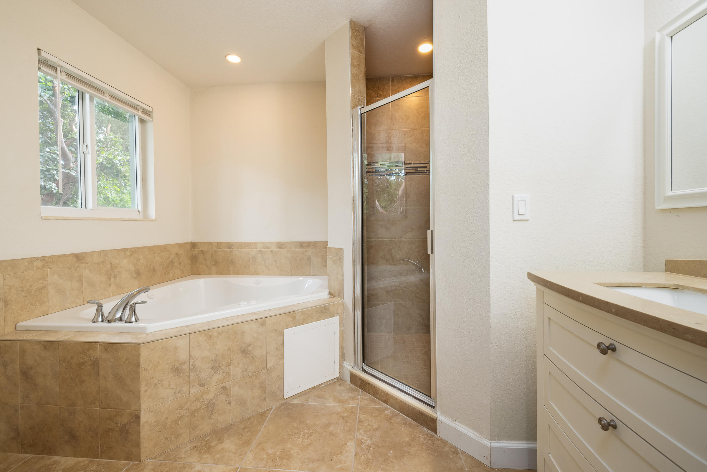 529 Beach Road Property Photo 4