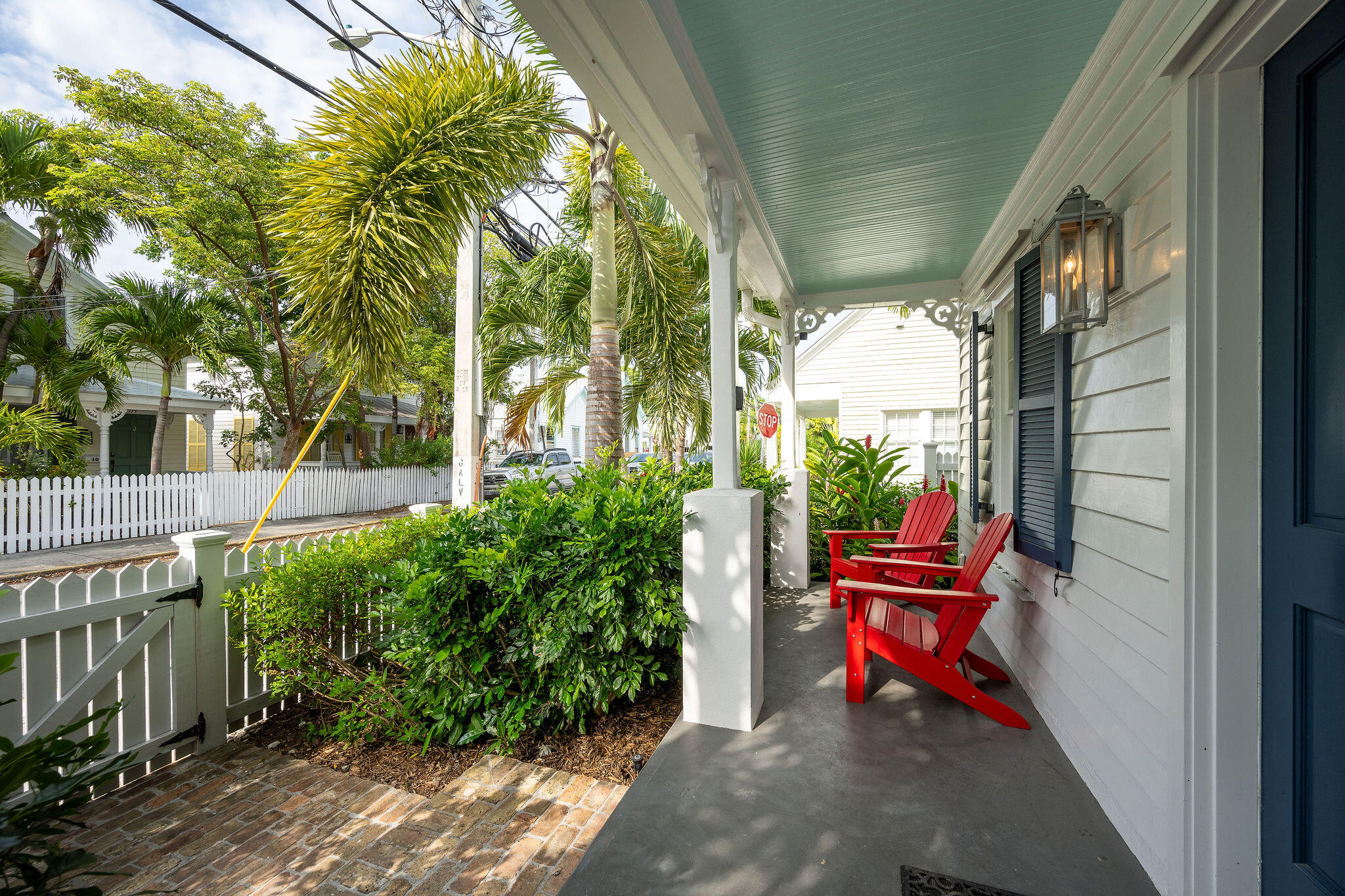 711 Olivia Street Property Photo 4