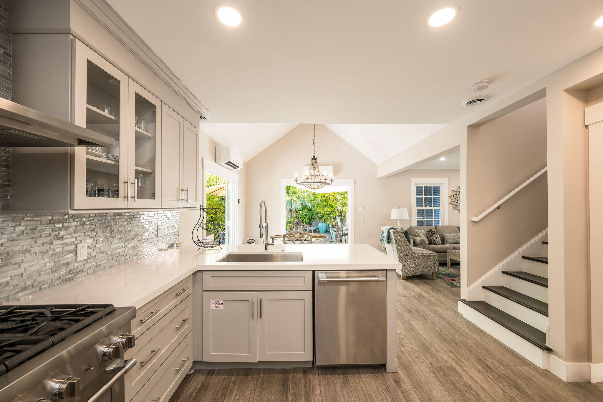711 Olivia Street Property Photo 15