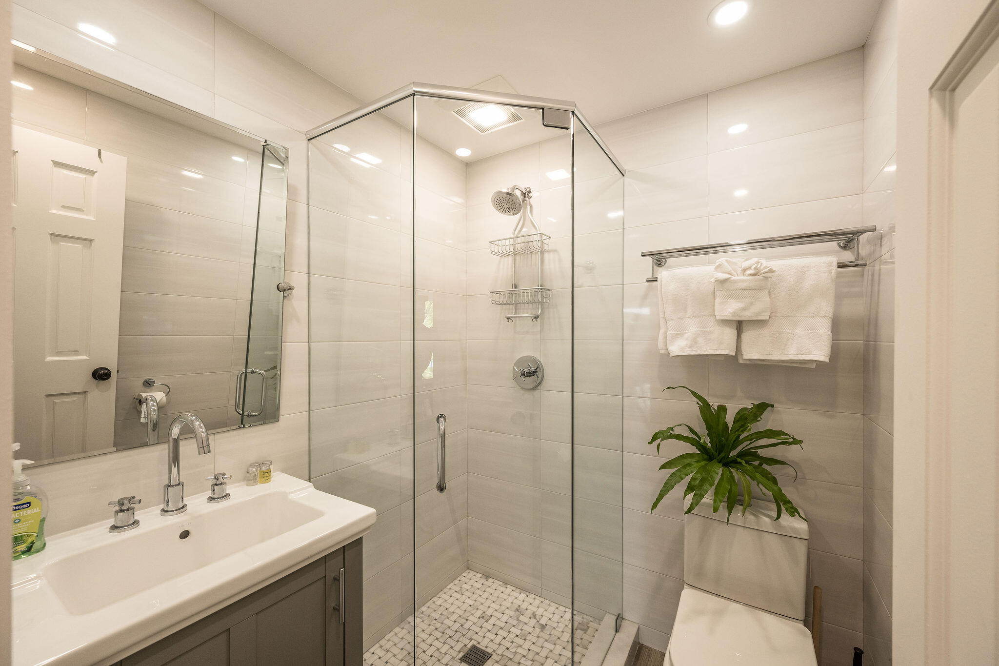 711 Olivia Street Property Photo 17