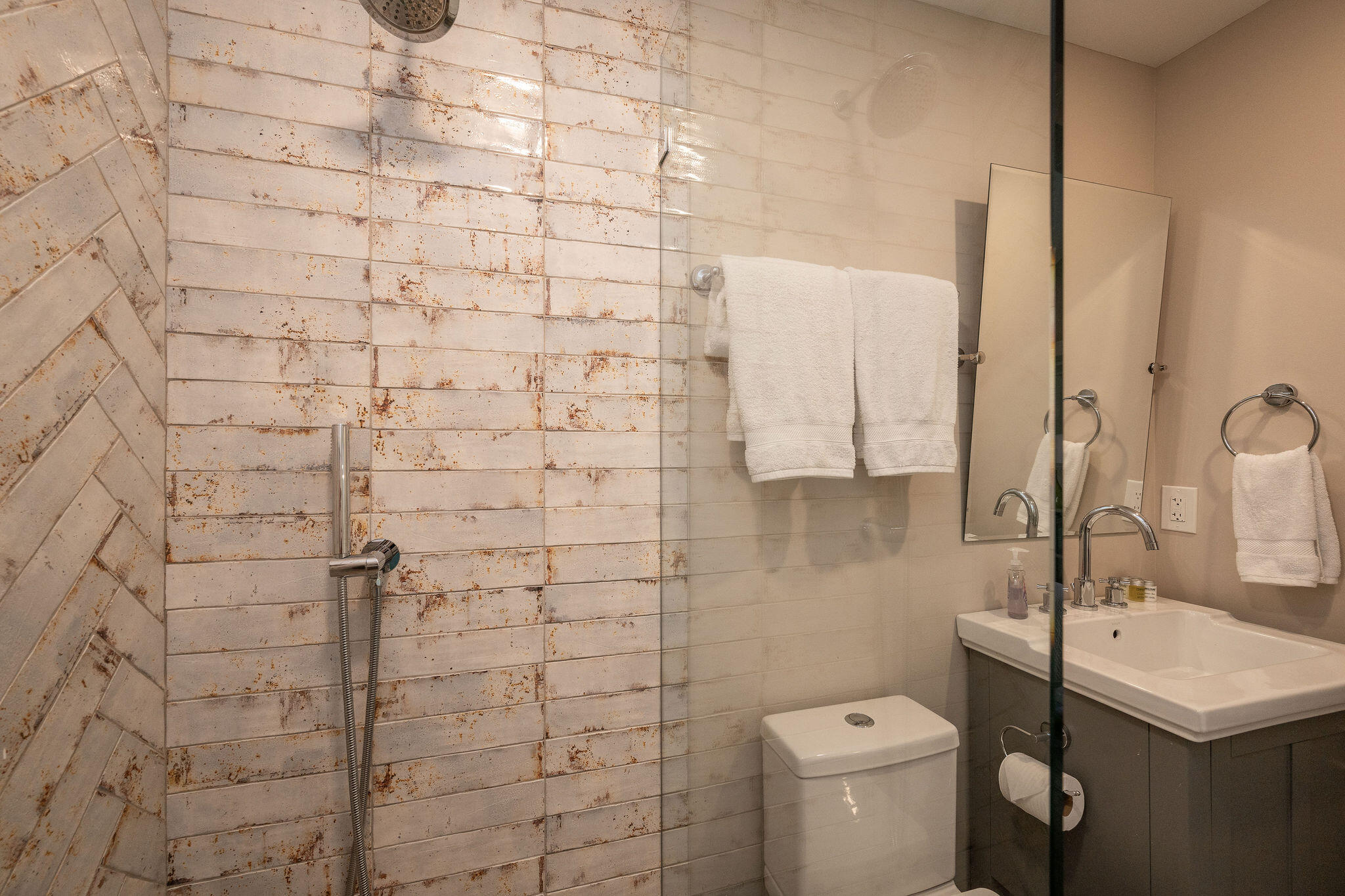 711 Olivia Street Property Photo 28