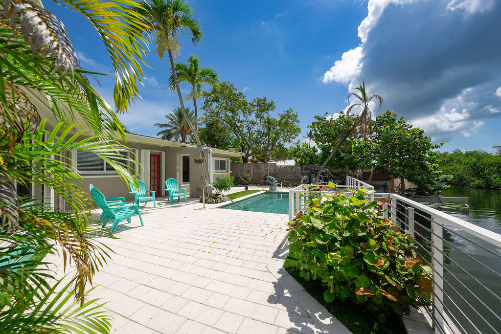 3446 Riviera Drive Property Photo 4