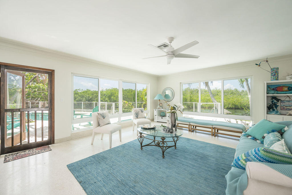 3446 Riviera Drive Property Photo 8