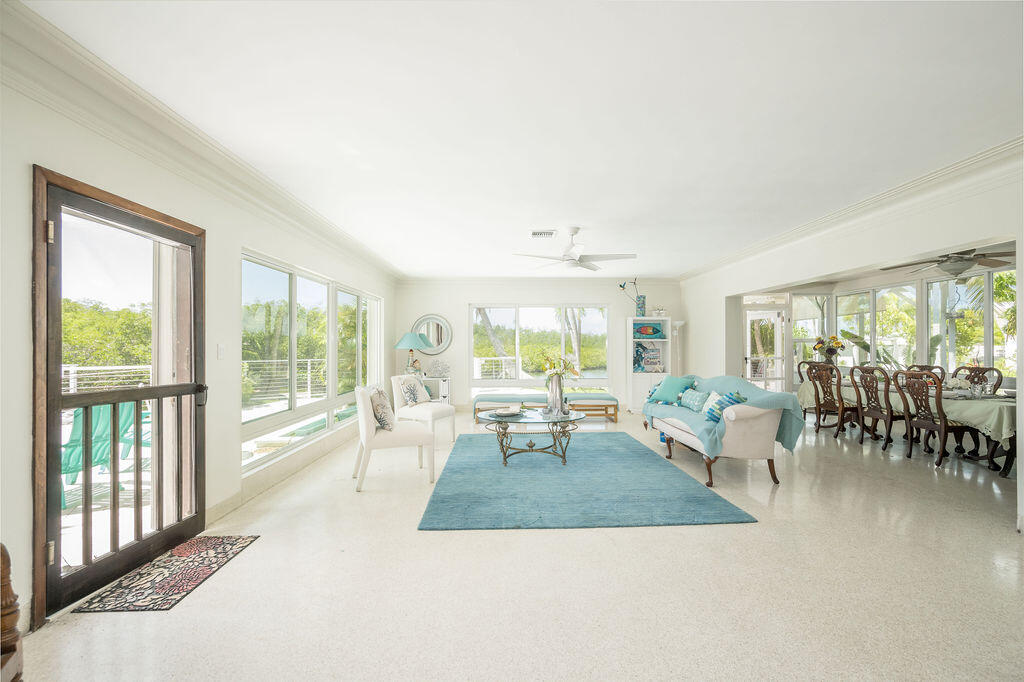 3446 Riviera Drive Property Photo 9