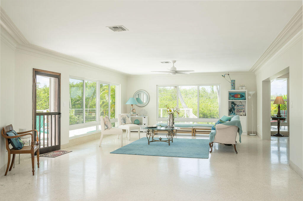 3446 Riviera Drive Property Photo 14