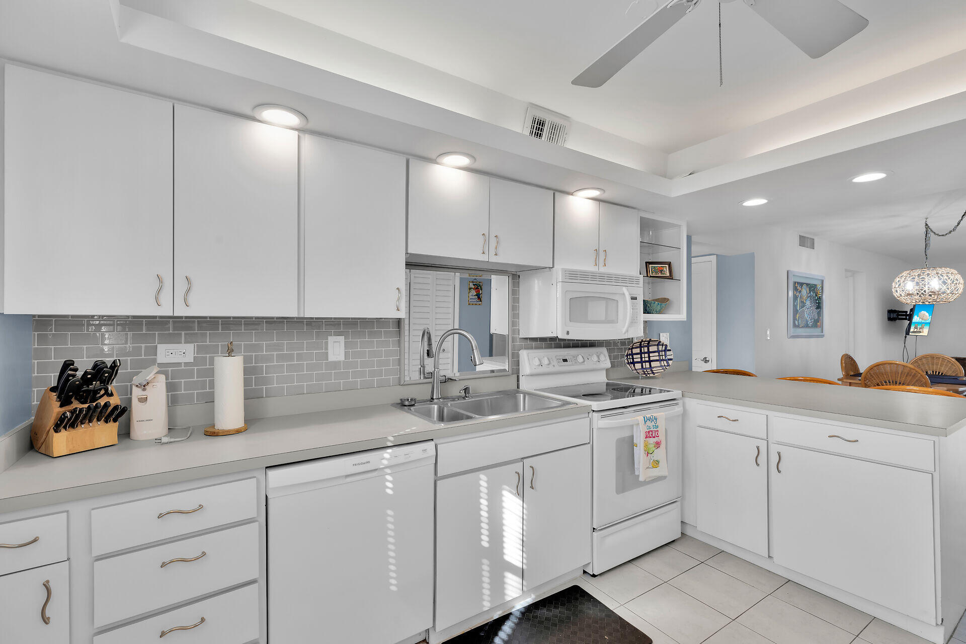 601 W Ocean Drive, 301a Property Photo 14