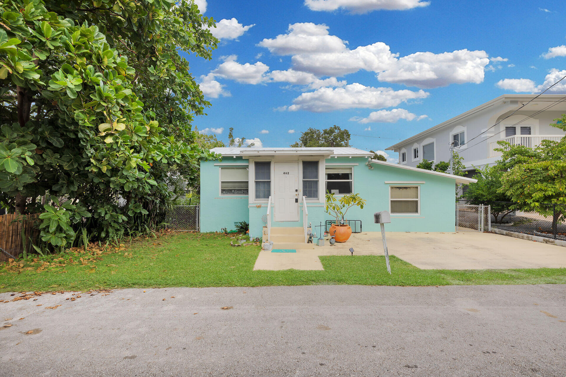 462 Sunset Drive Property Photo 4