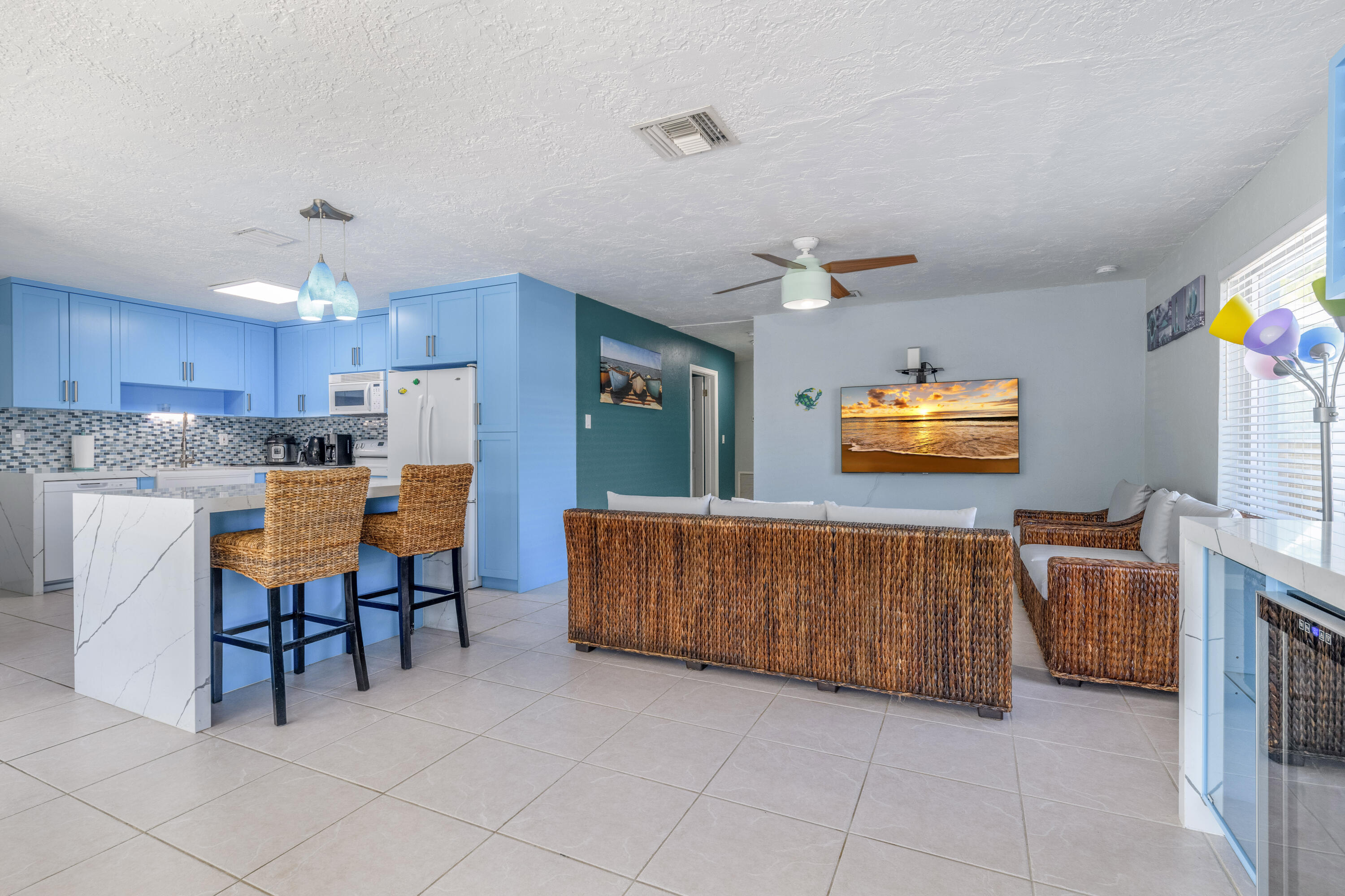 8260 Aviation Boulevard Property Photo 1