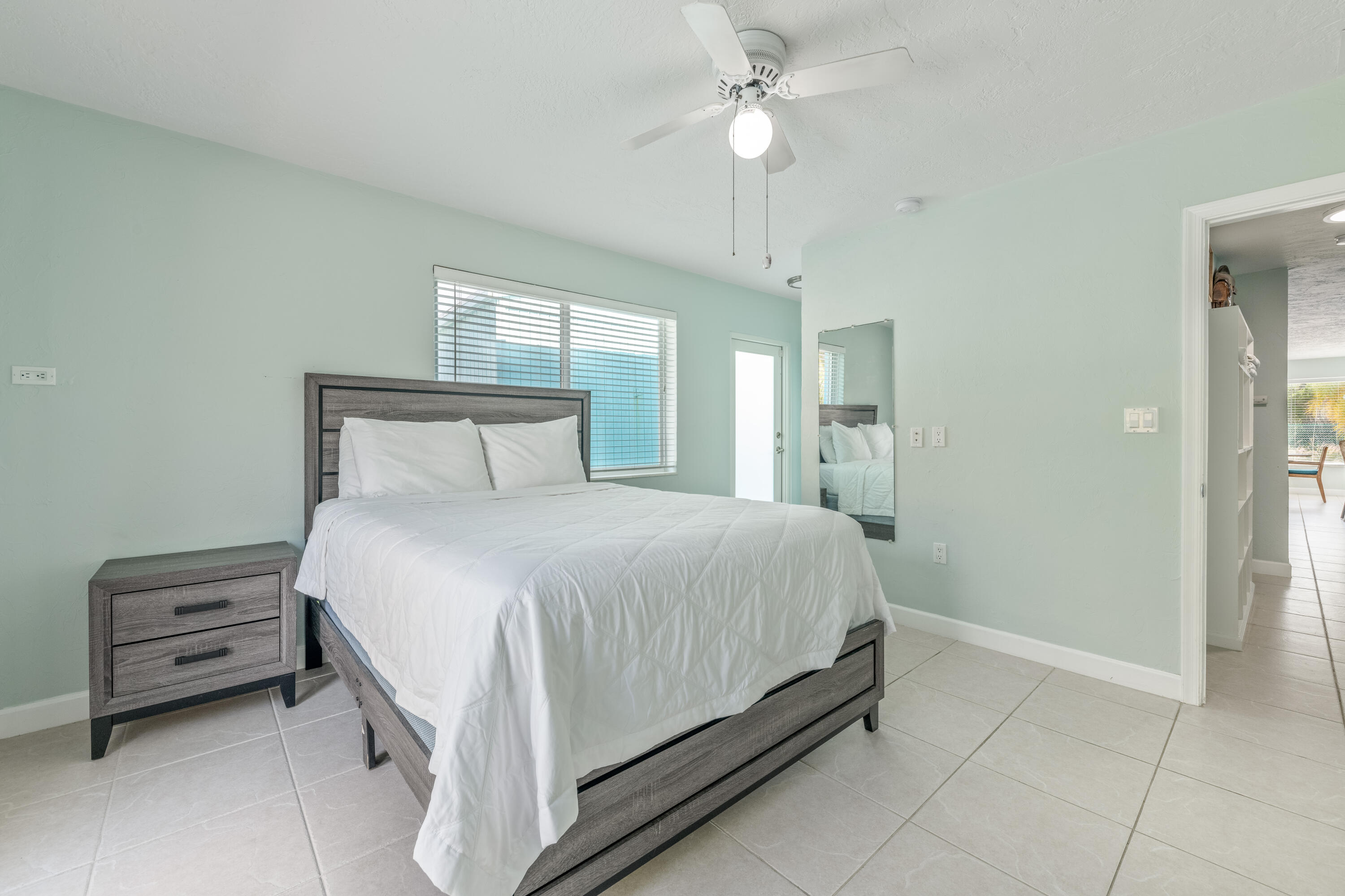 8260 Aviation Boulevard Property Photo 8
