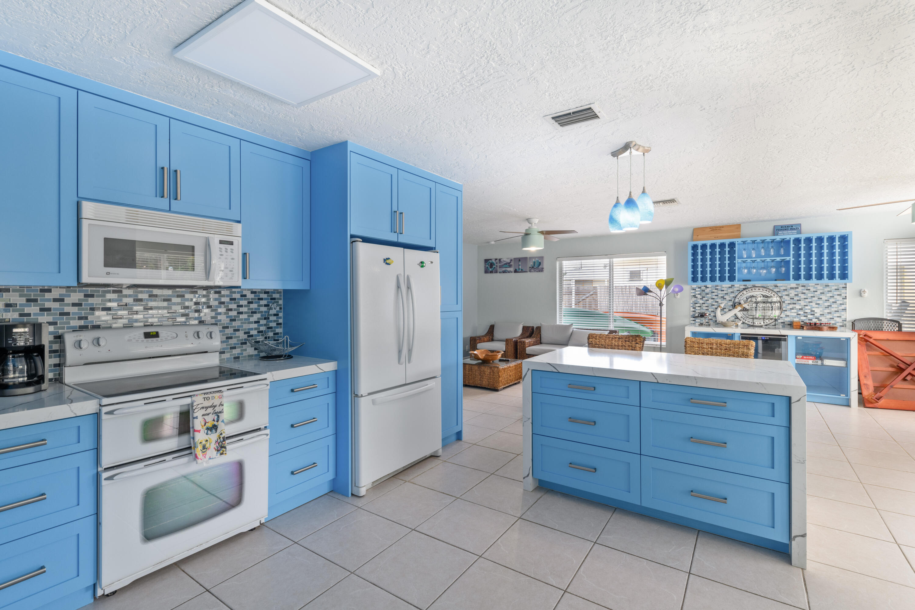 8260 Aviation Boulevard Property Photo 10