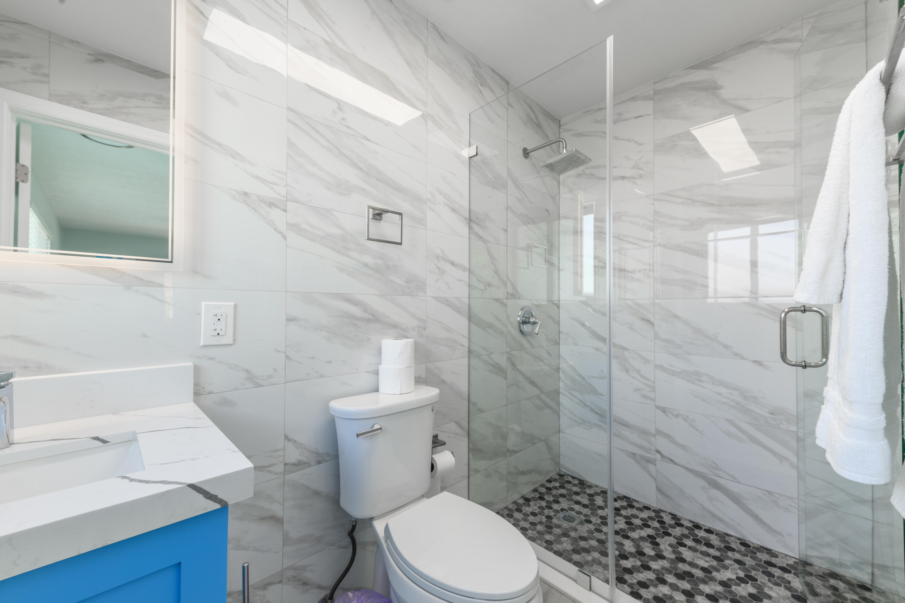 8260 Aviation Boulevard Property Photo 16