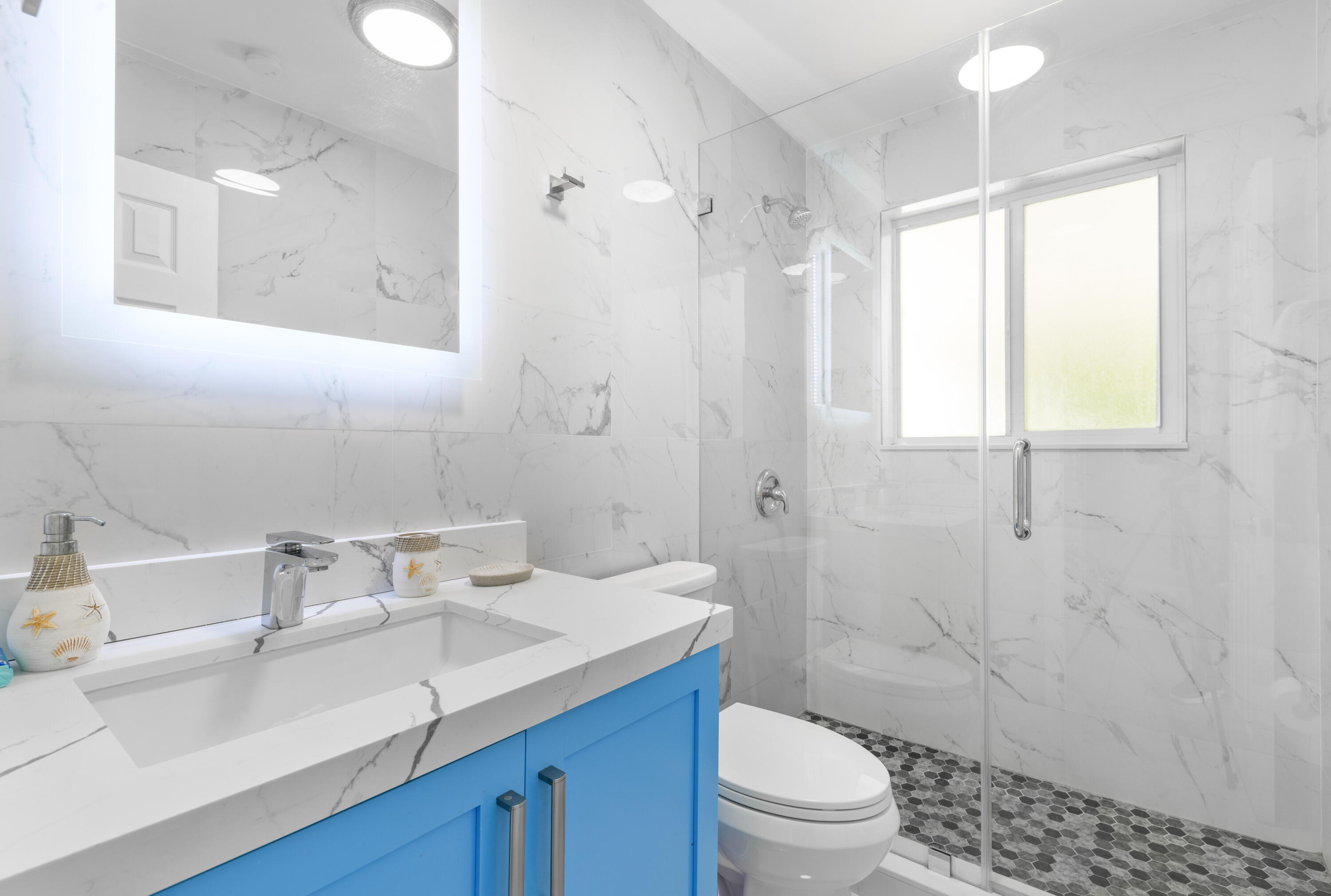 8260 Aviation Boulevard Property Photo 21