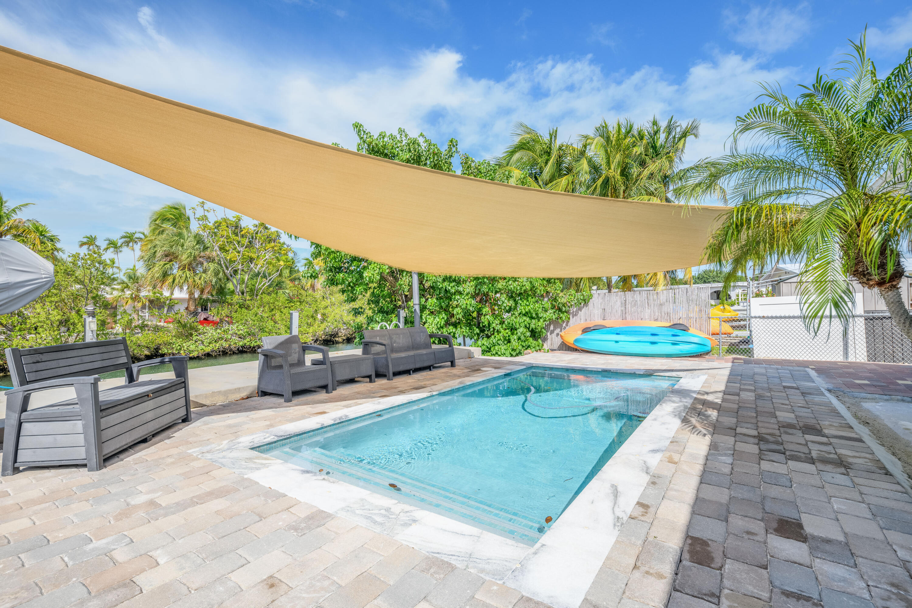 8260 Aviation Boulevard Property Photo 23