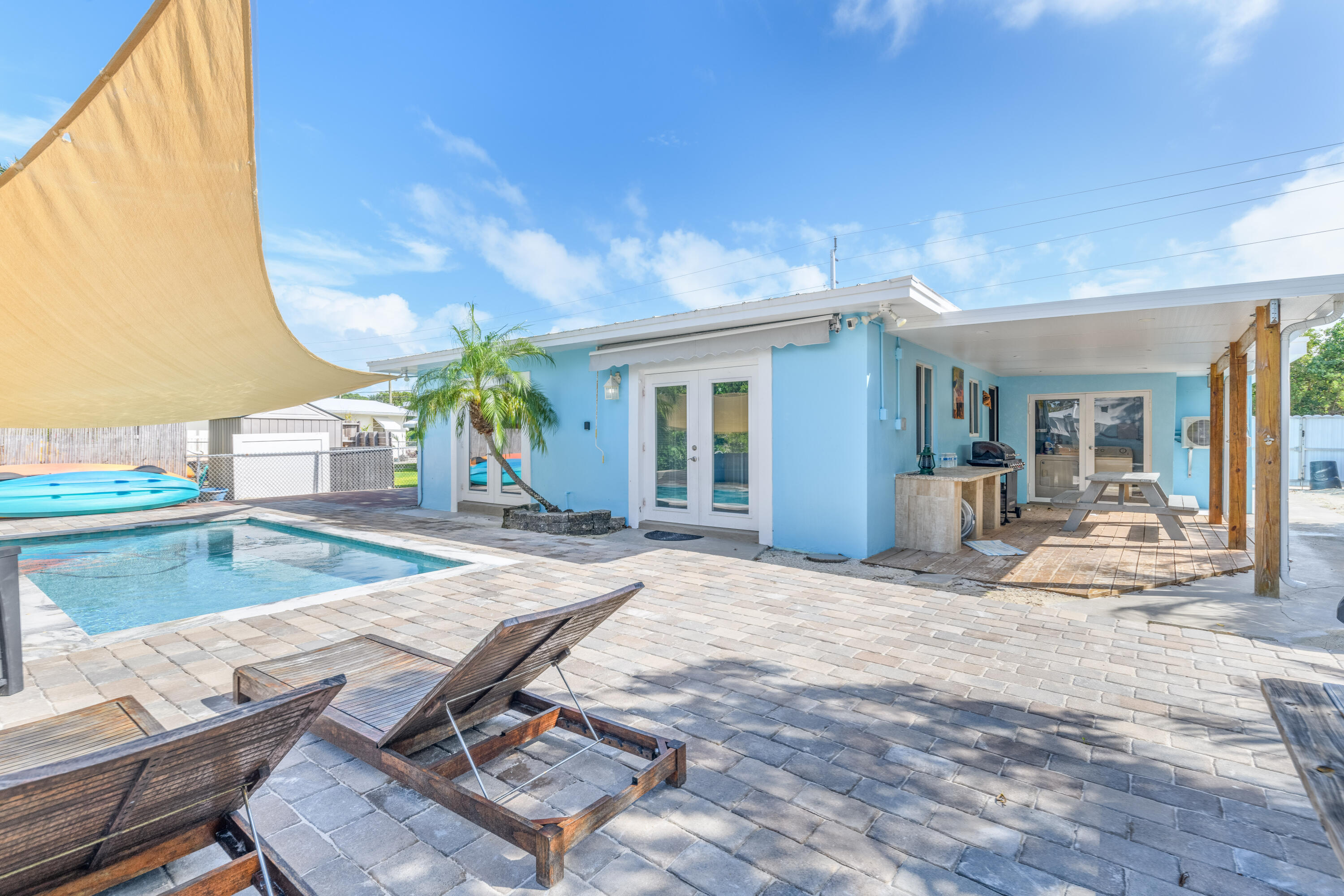 8260 Aviation Boulevard Property Photo 24