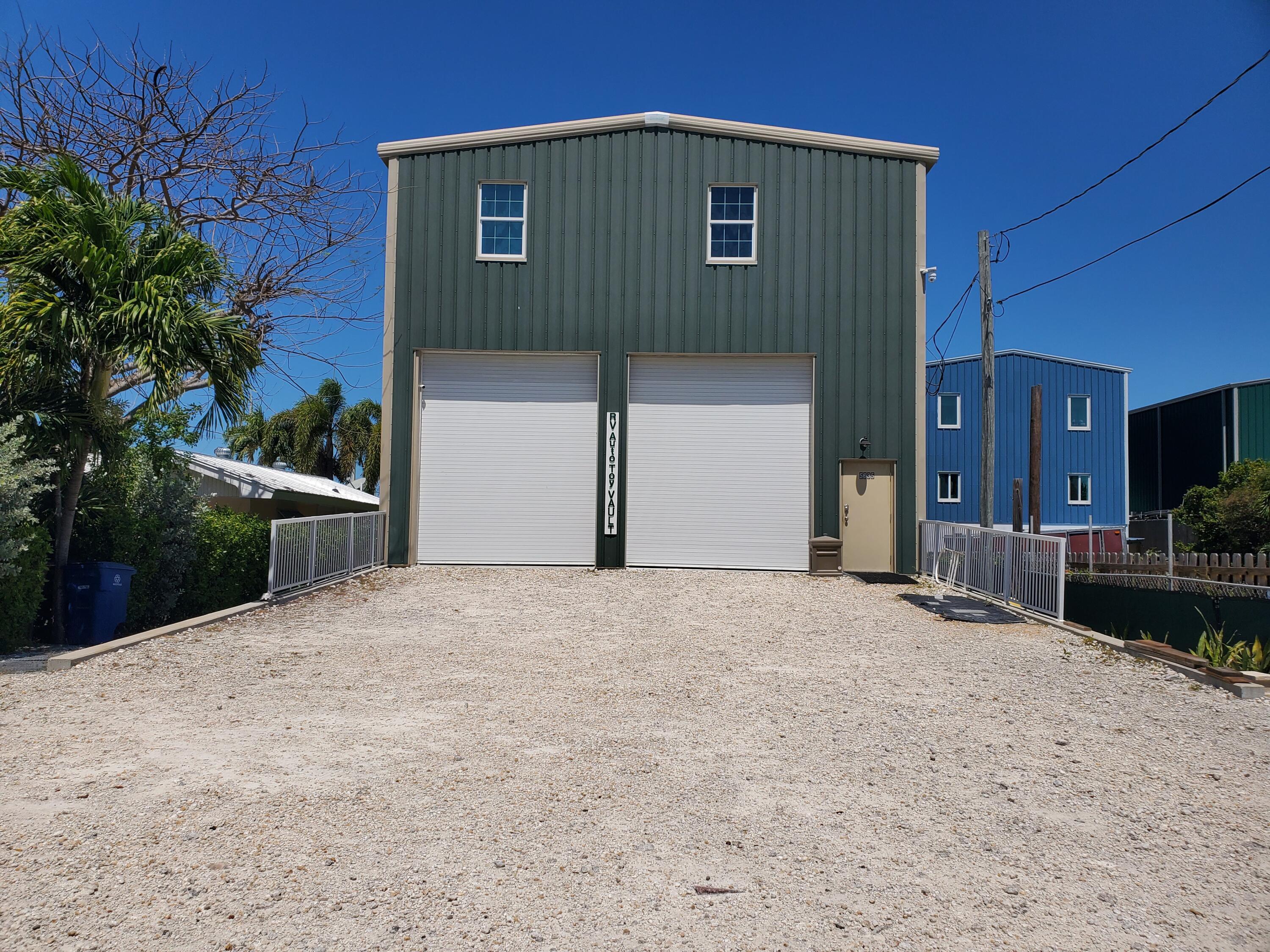 5635 Macdonald Avenue Property Photo 16