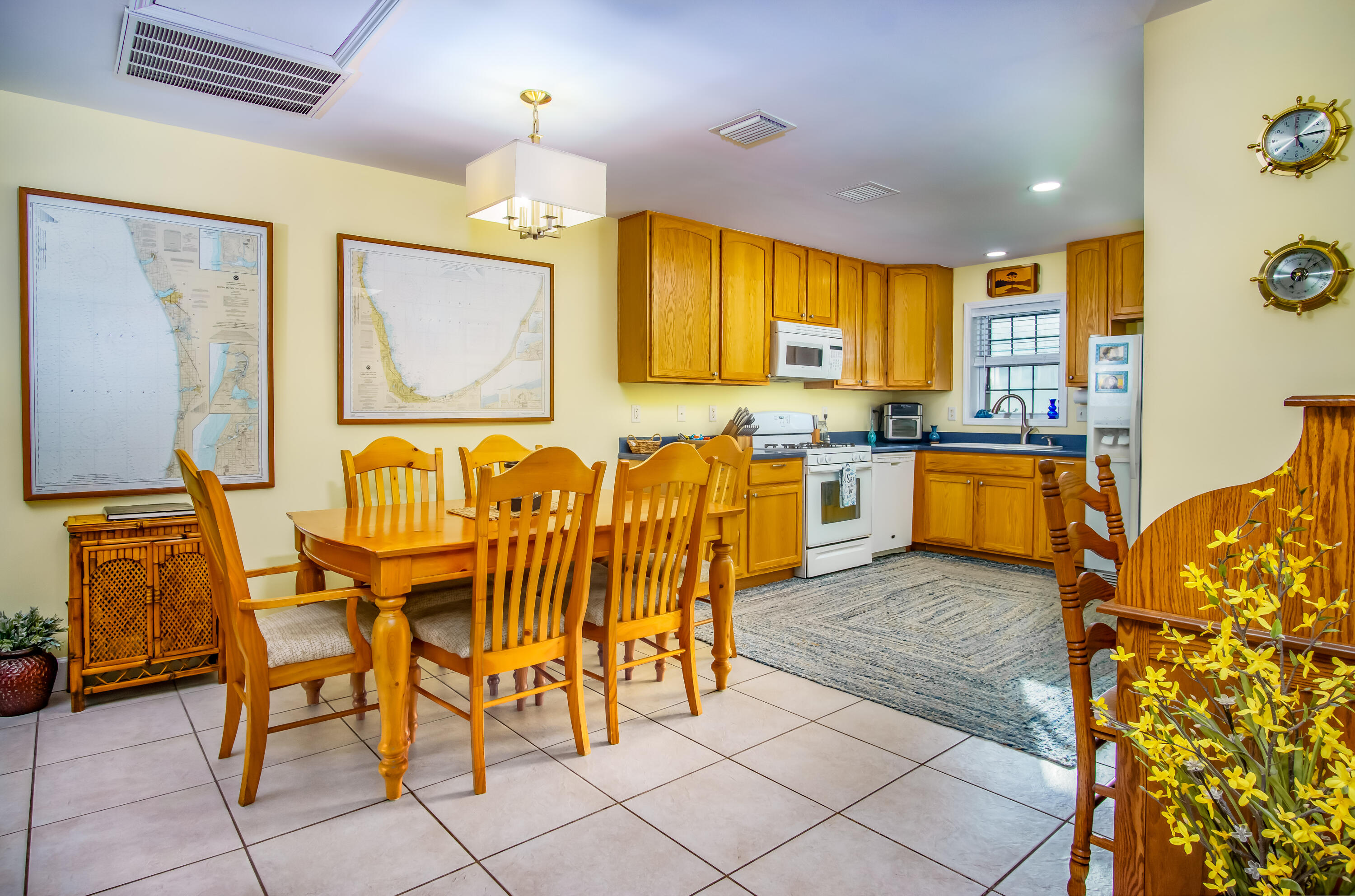 853 Indies Road Property Photo 4