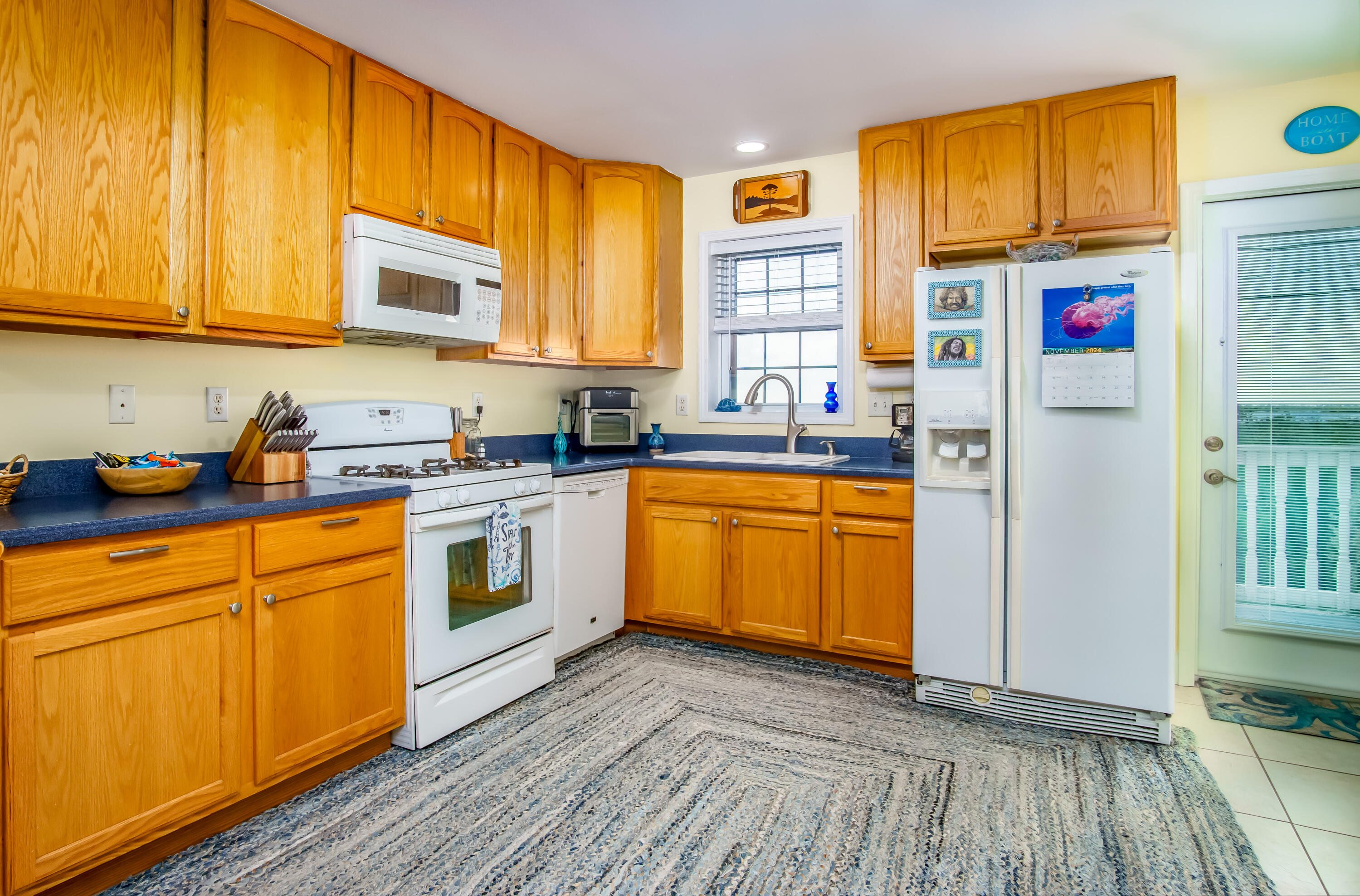 853 Indies Road Property Photo 6