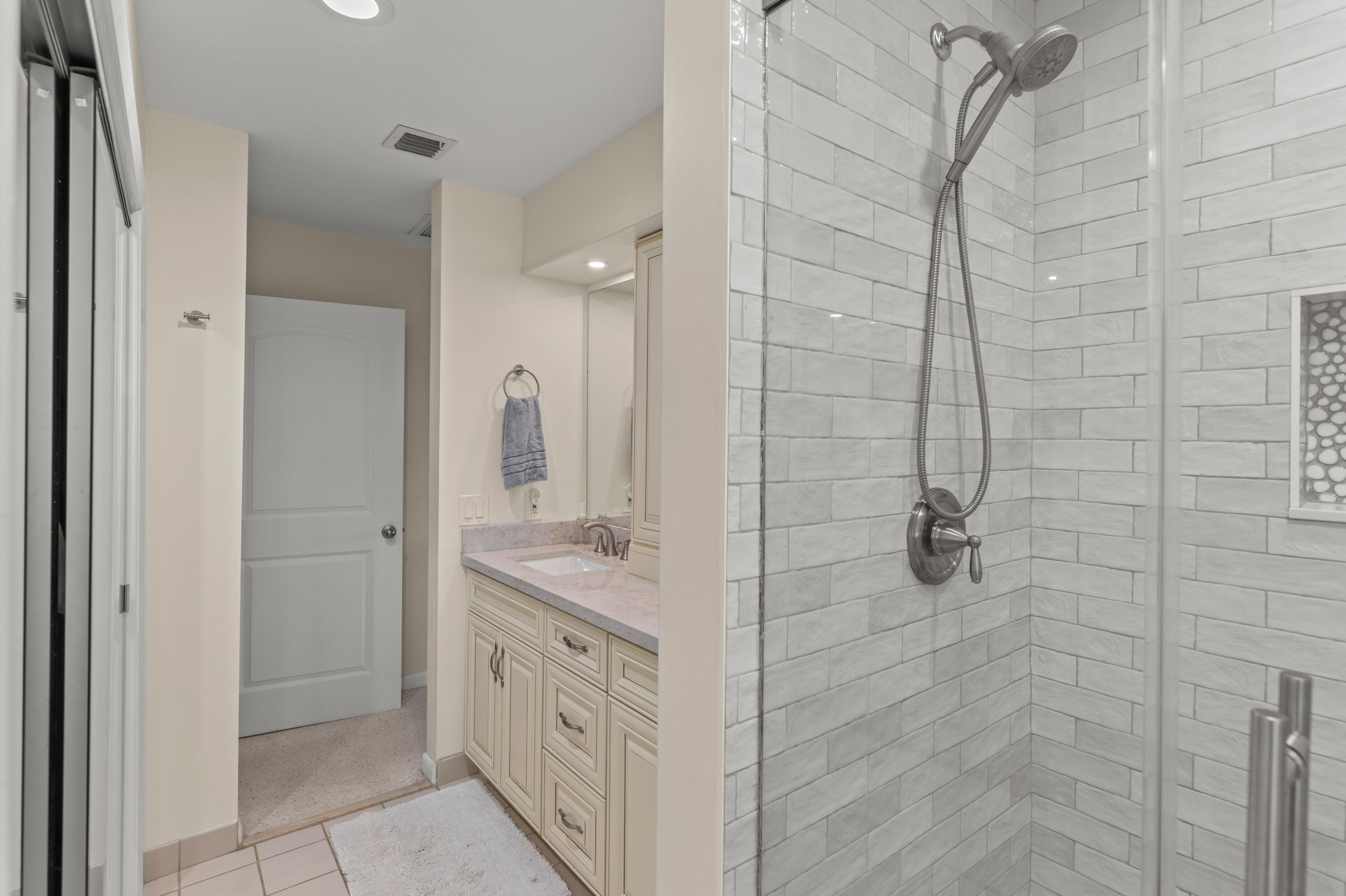 12690 Overseas Highway, 411 Property Photo 24