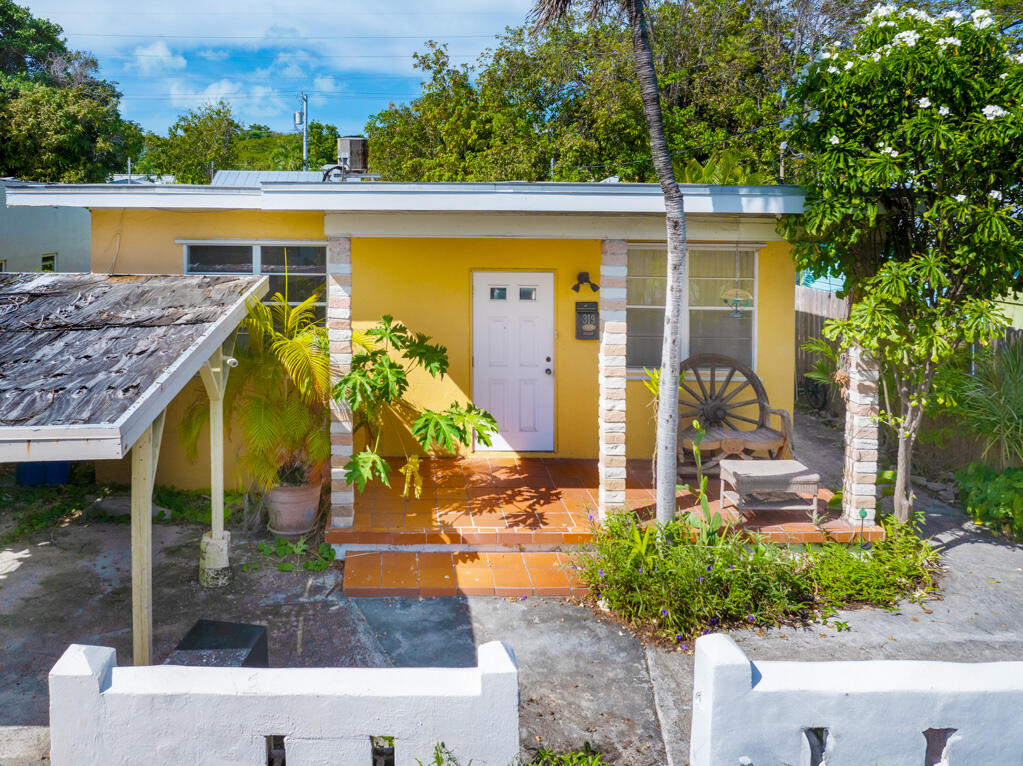 319 Julia Street Property Photo