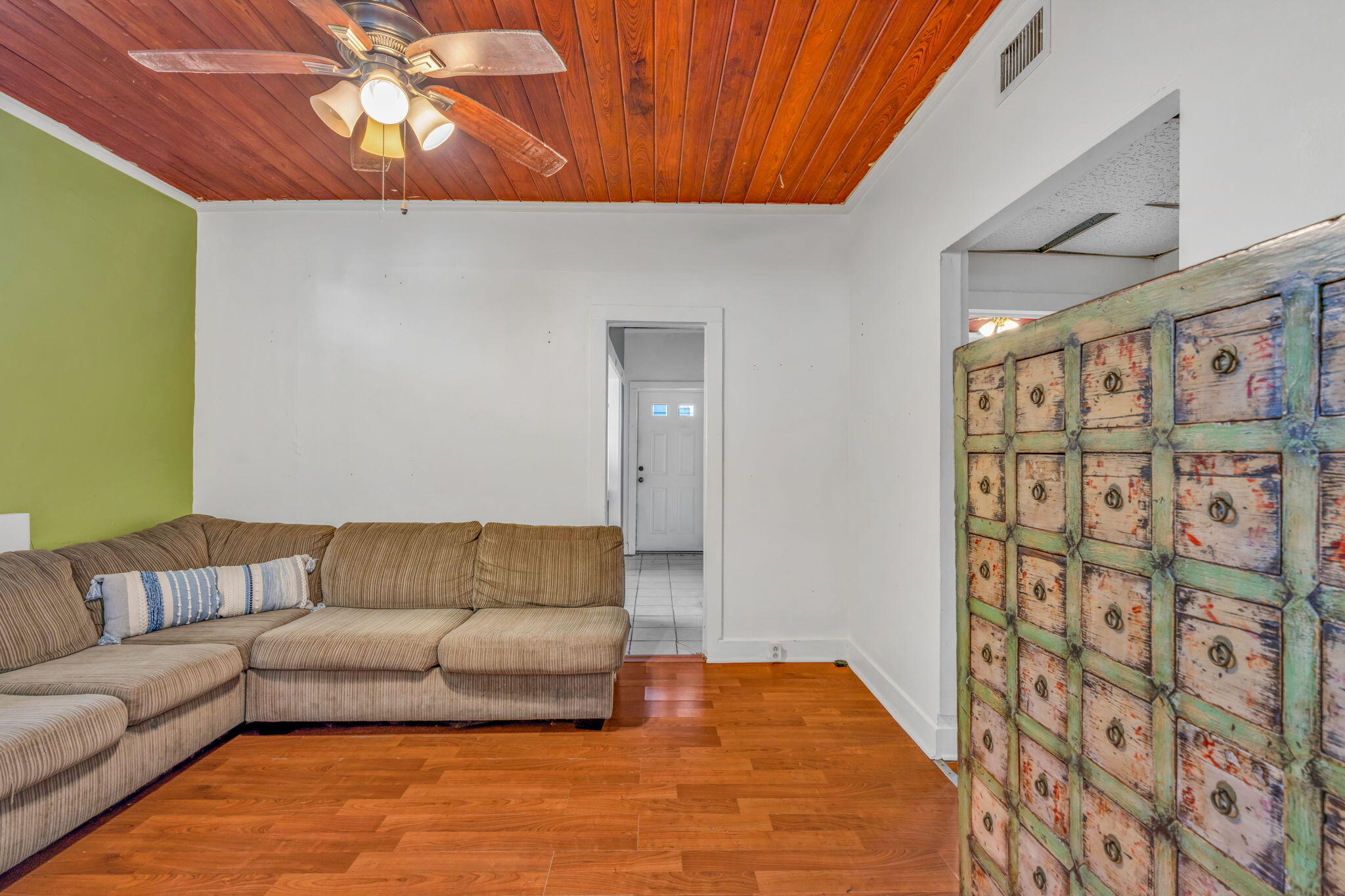 319 Julia Street Property Photo 3