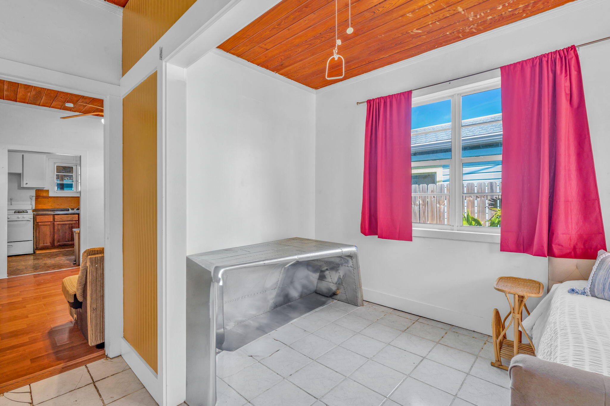 319 Julia Street Property Photo 7