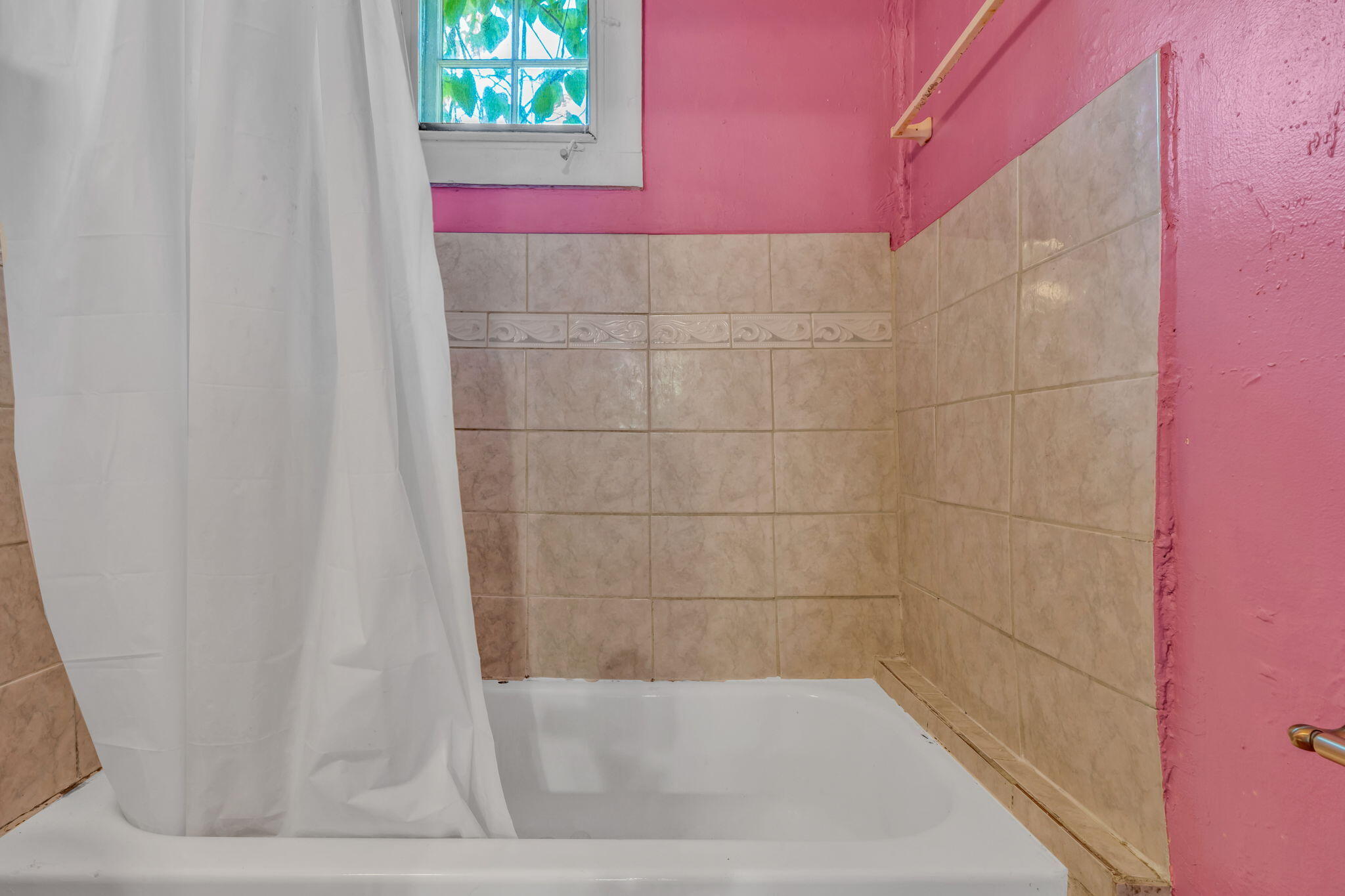 319 Julia Street Property Photo 14