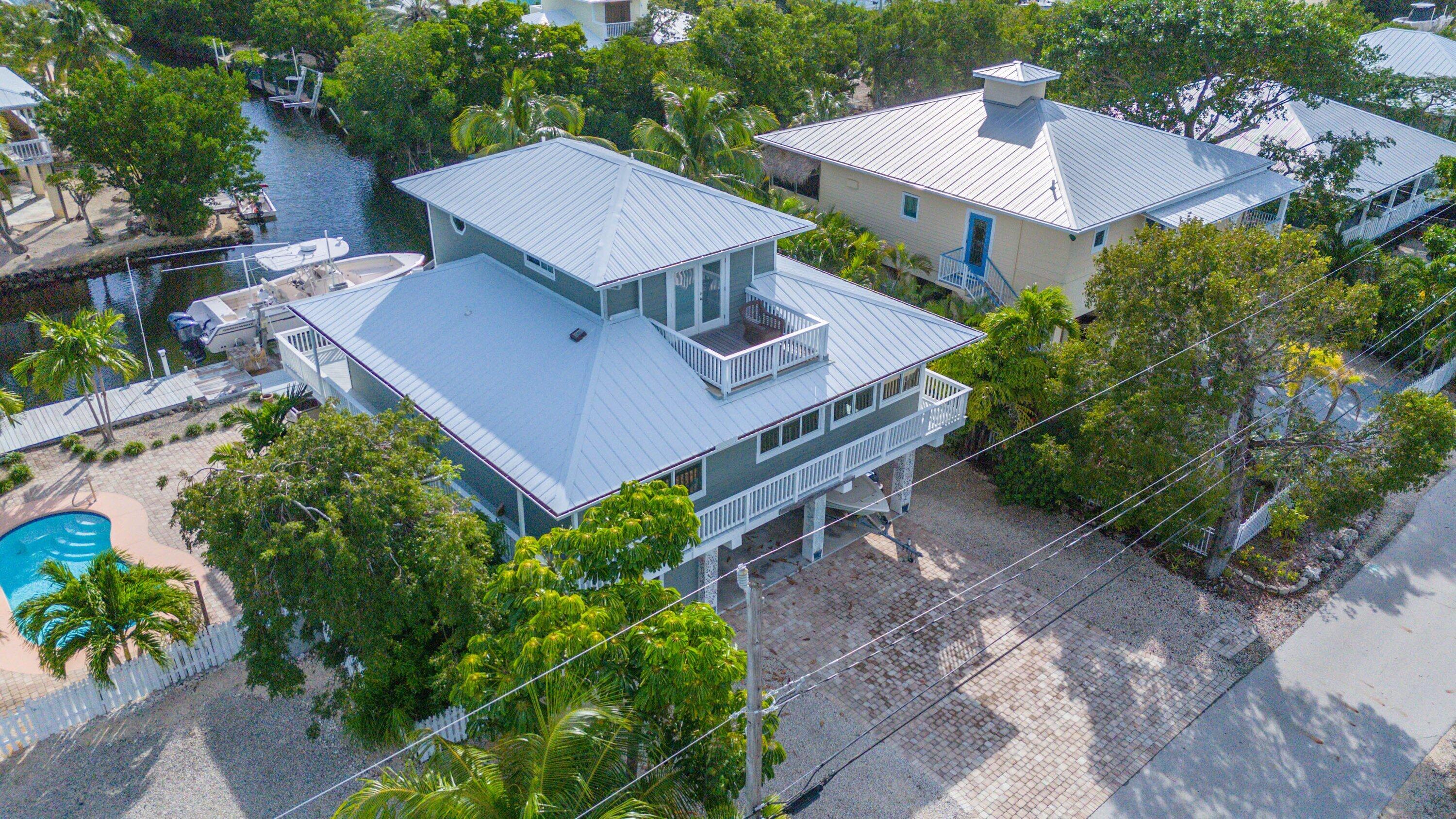 643 Indies Road Property Photo 4