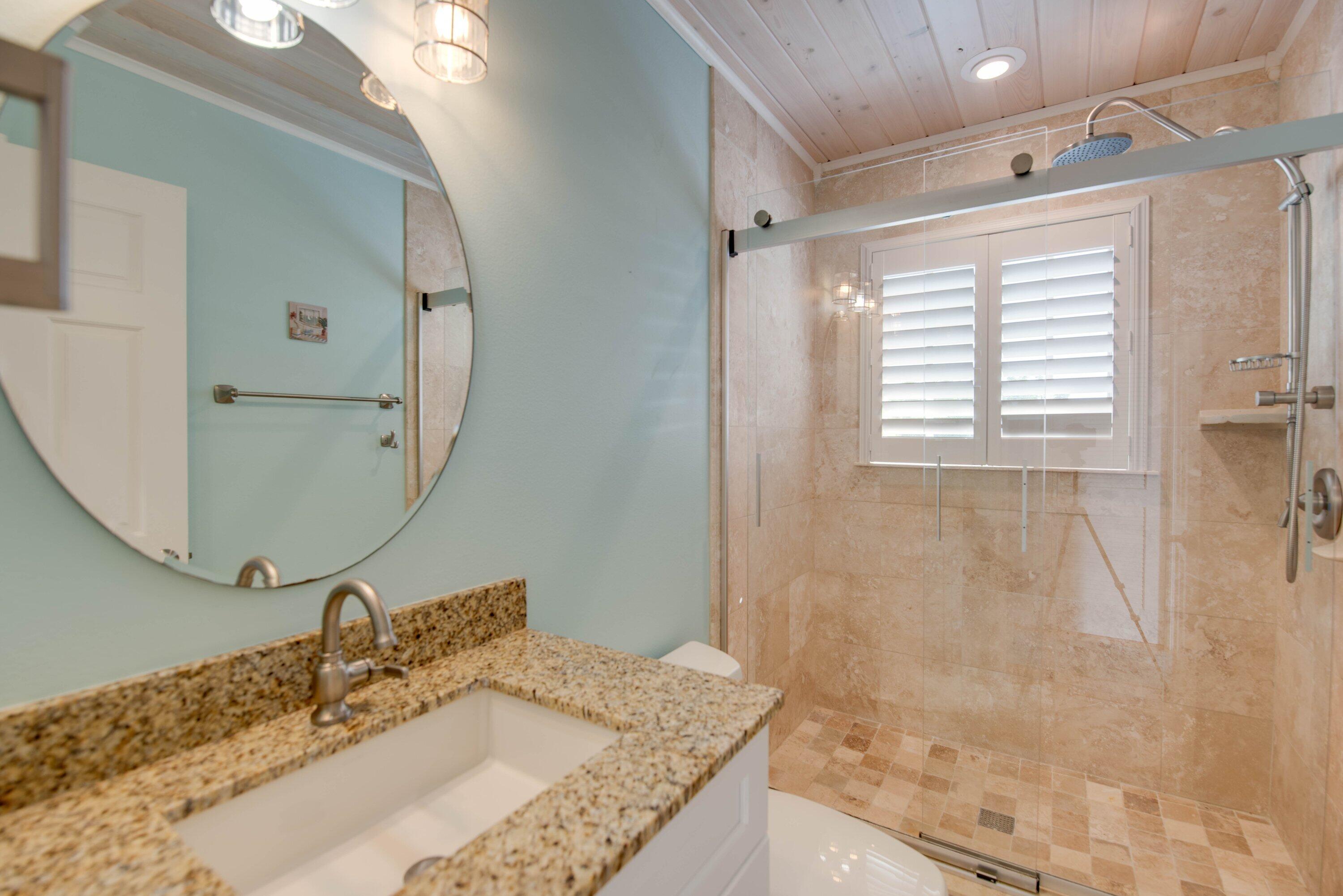 643 Indies Road Property Photo 32