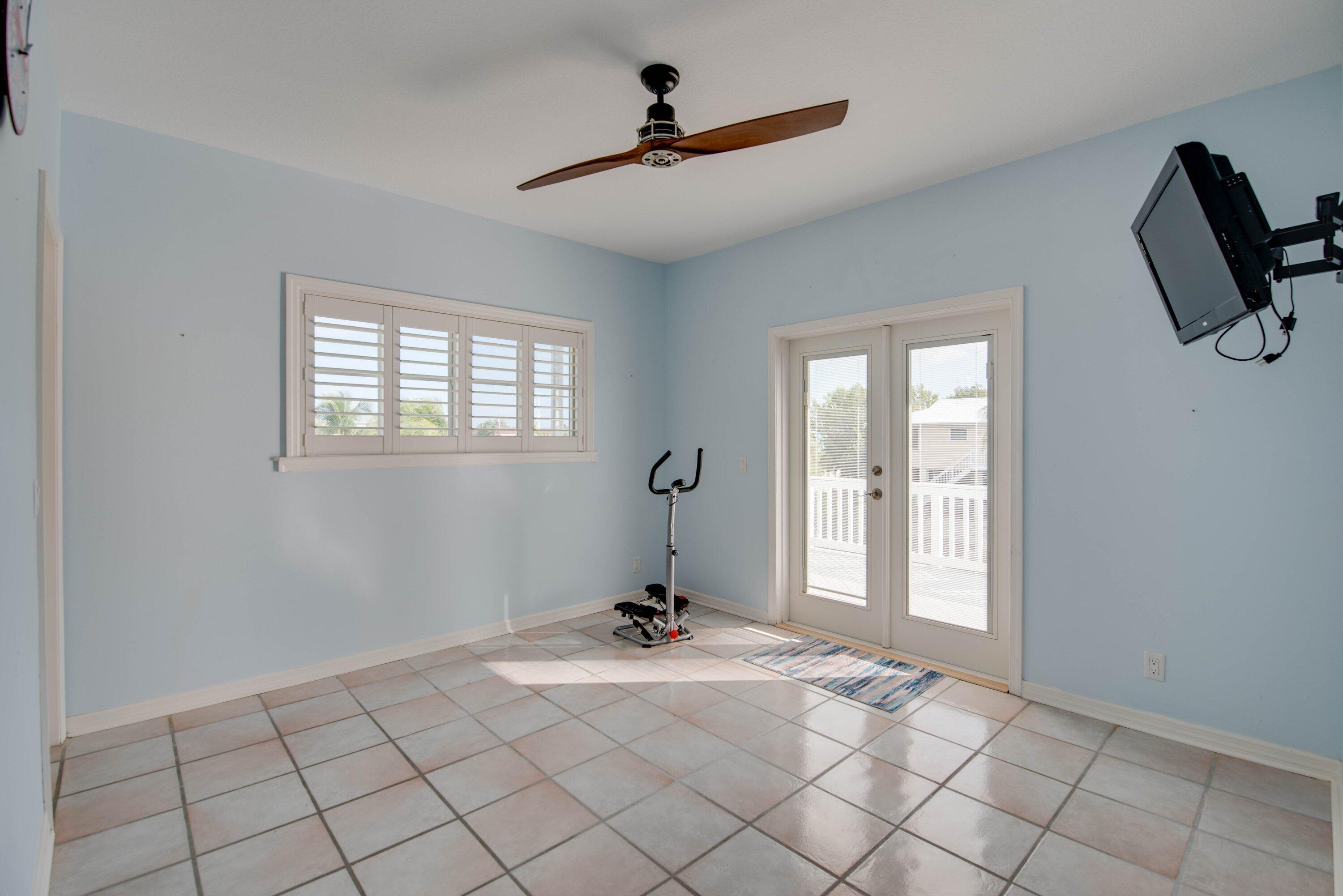 643 Indies Road Property Photo 33