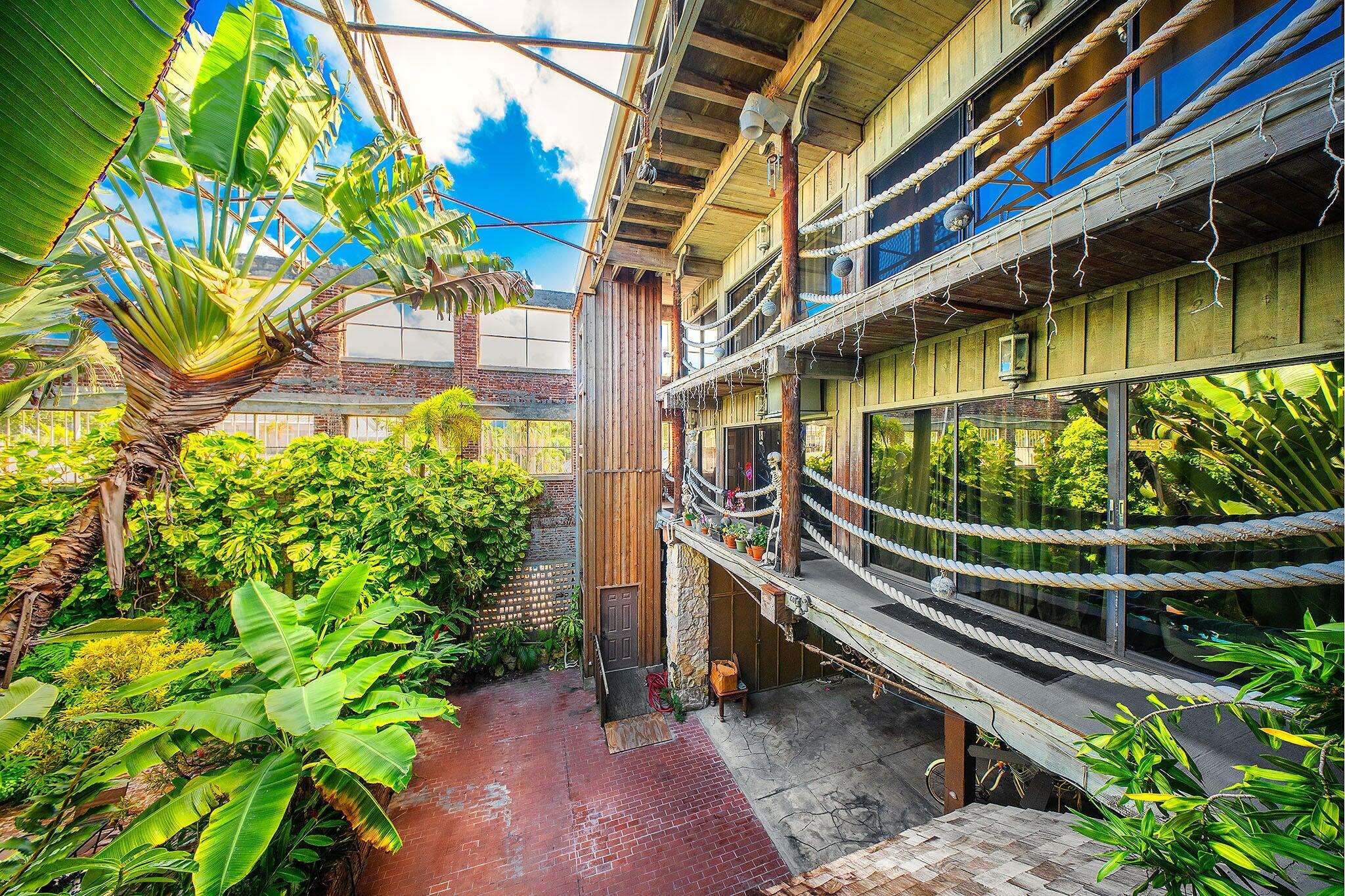 314 Simonton Street Property Photo 8