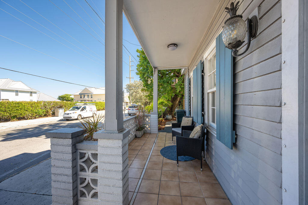 400 White Street Property Photo 4