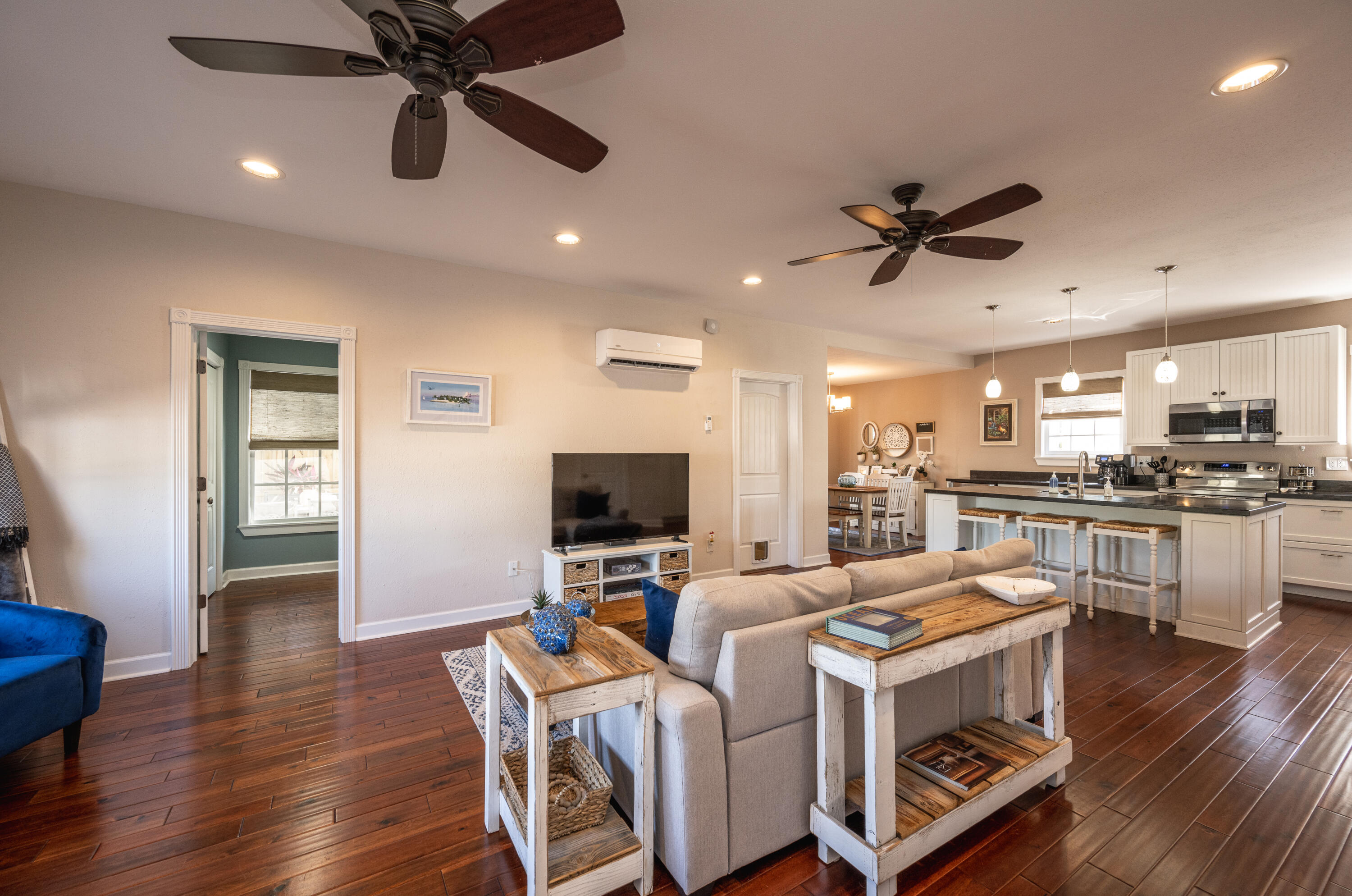 400 White Street Property Photo 10