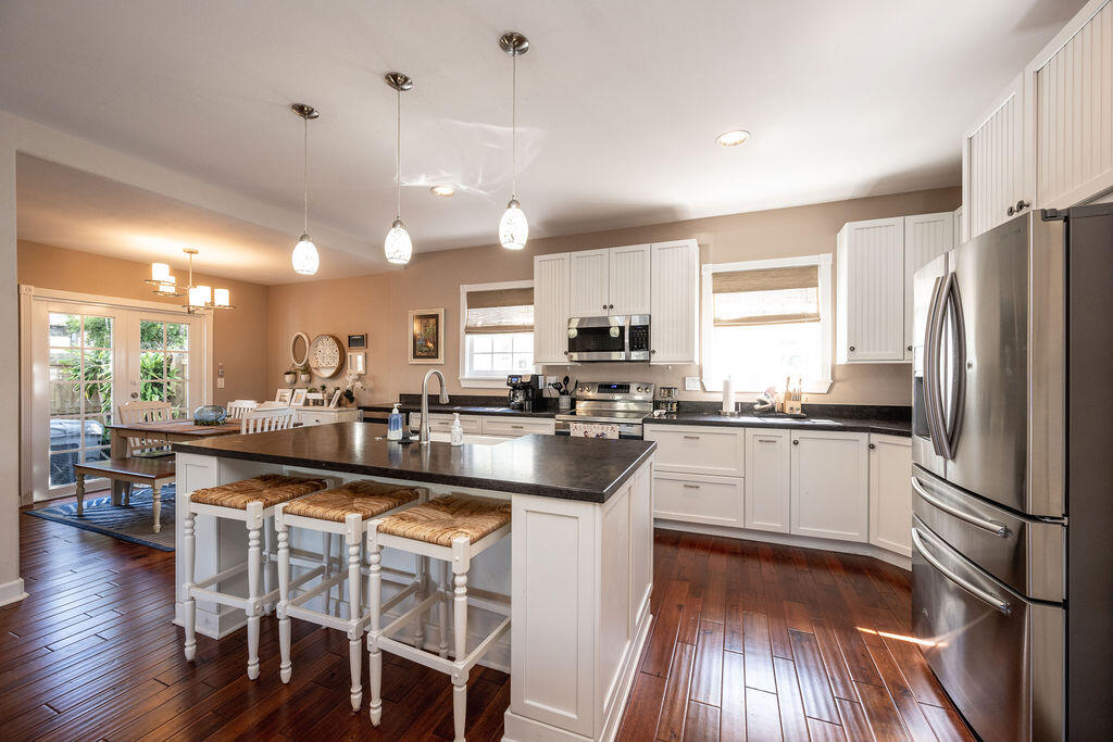 400 White Street Property Photo 16