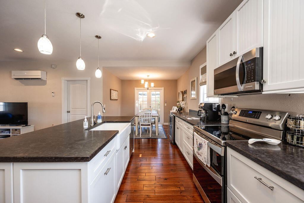 400 White Street Property Photo 17