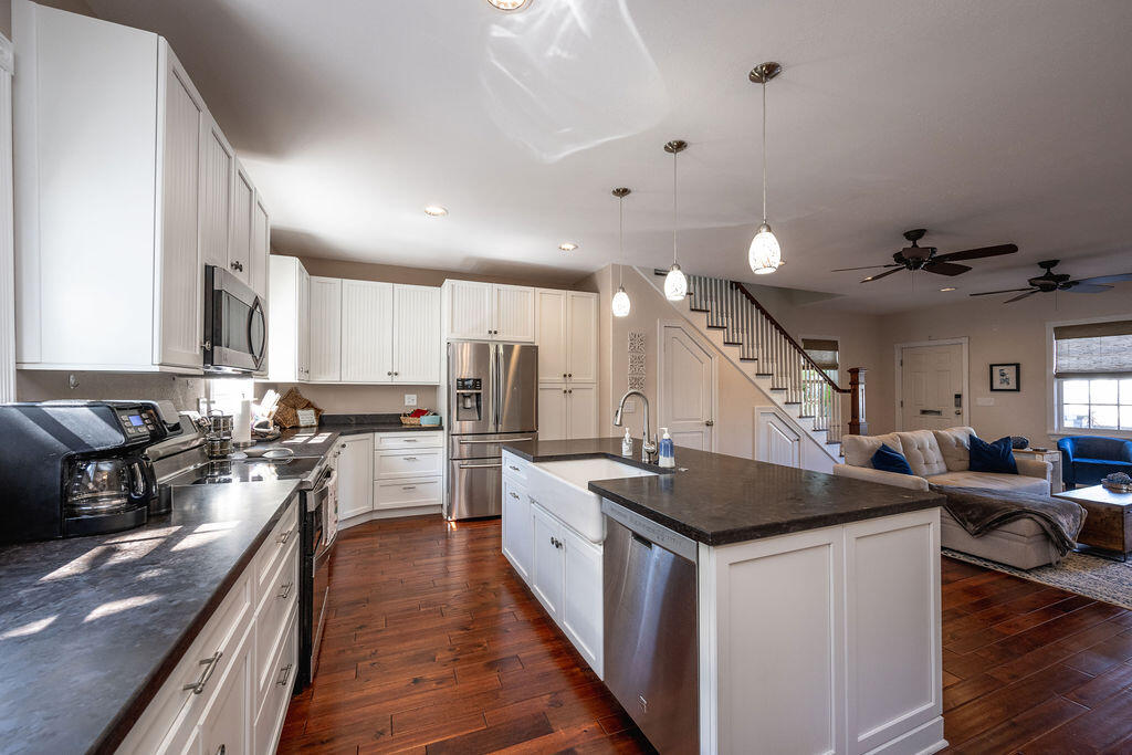 400 White Street Property Photo 22