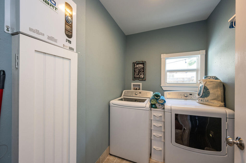 400 White Street Property Photo 23