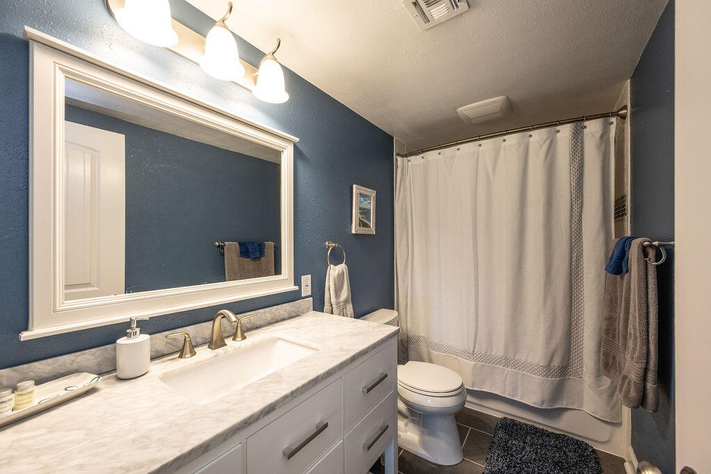 400 White Street Property Photo 27